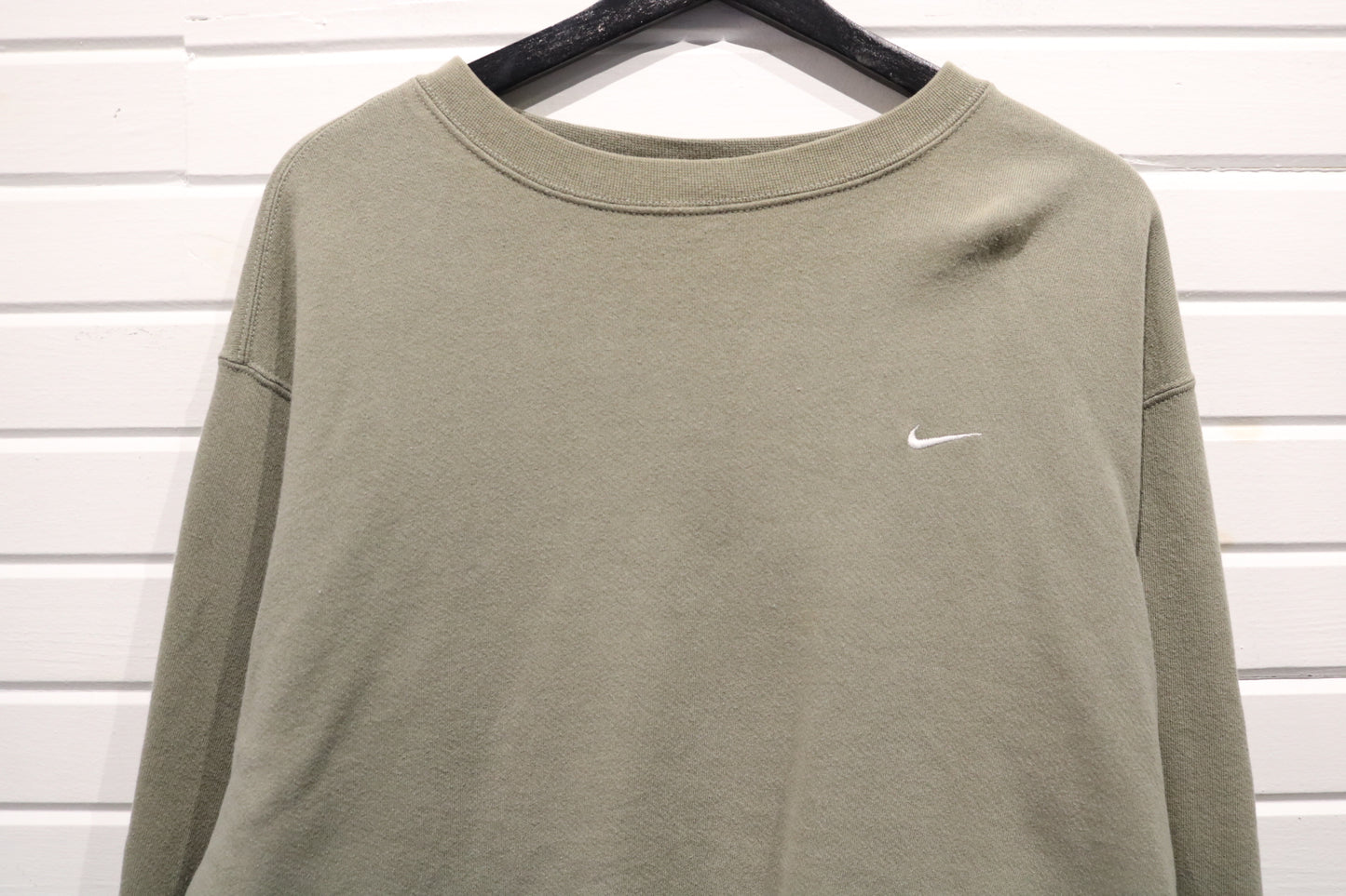 Nike Sweatshirt | Vintage 2000s Minimalist Crewneck Pullover | Classic Logo Casual Wear