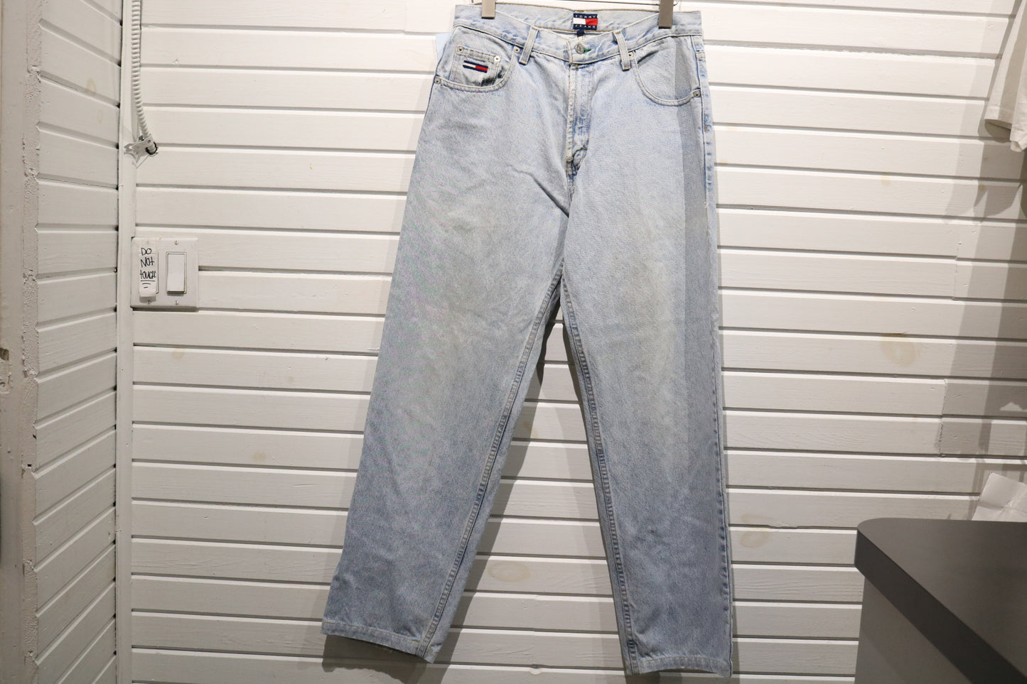Tommy Jeans Denim Jeans | Vintage 90s Light Wash Straight Leg Jeans | Classic Relaxed Fit Denim Pants
