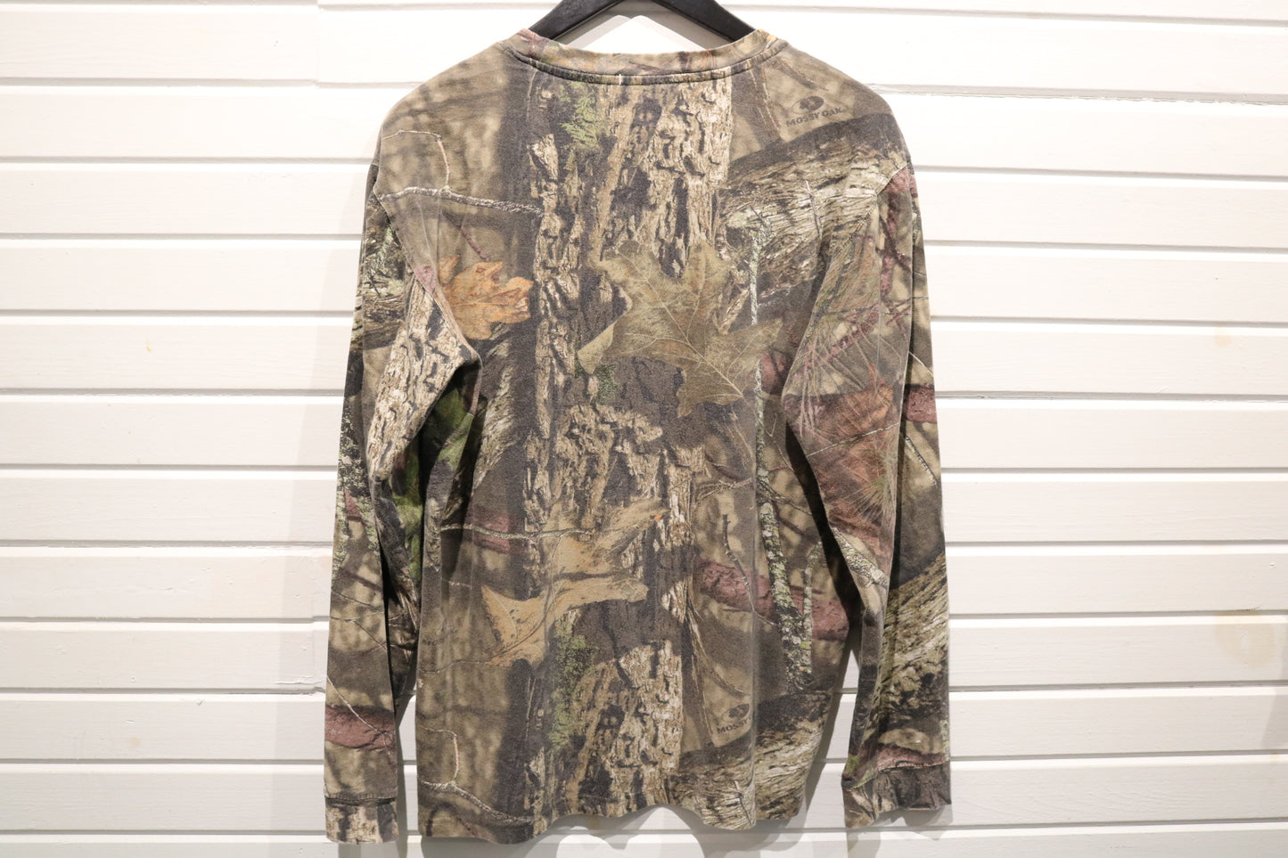 Mossy-Oak Break-Up Country Long Sleeve T-Shirt | Vintage Camouflage Hunting Tee | Outdoor Camo Apparel