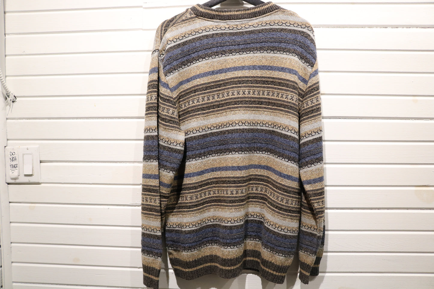 Retreat Knit Sweater | Vintage 90s Patterned Pullover Crewneck | Classic Casual Knitwear