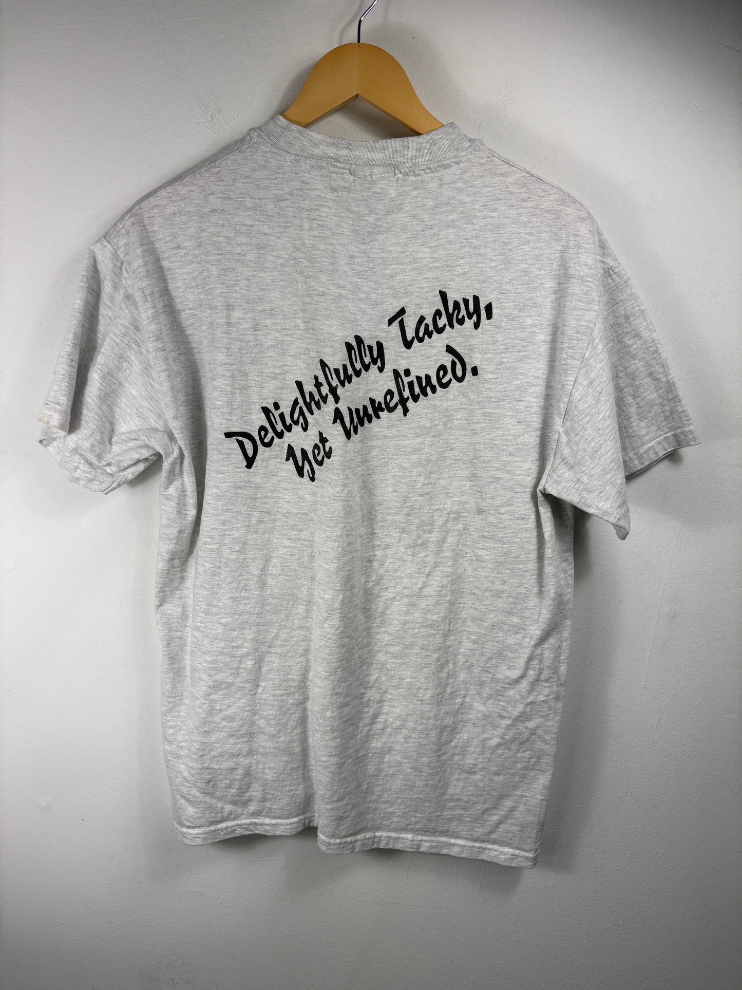 Hooters Davenport-IA T-Shirt | Vintage 90s Owl Graphic Tee Shirt | Classic Restaurant Souvenir Top