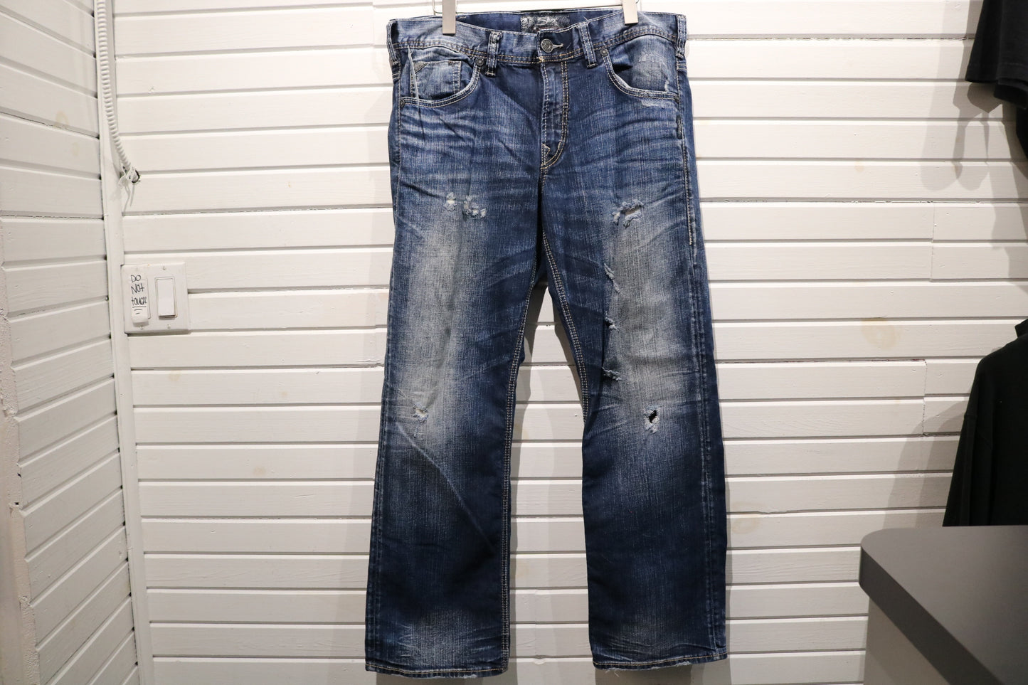 Silver Jeans Co. Jeans | Vintage Distressed Blue Denim Pants | Classic Straight Fit | 2000s Casual Street Style