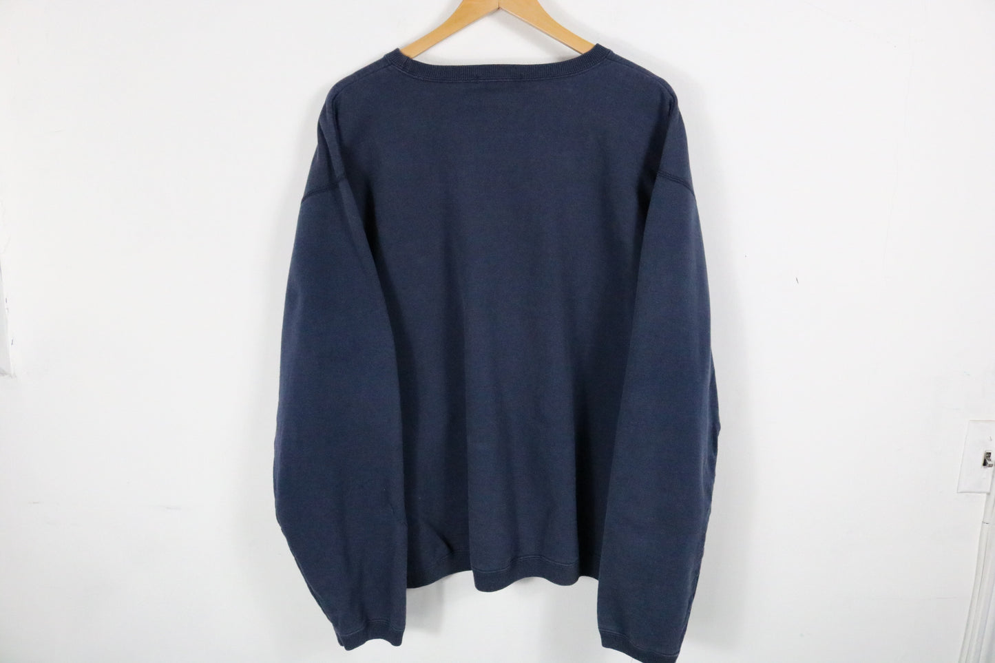 Club-Monaco Sweatshirt | Vintage 90s Logo Graphic Crewneck | Classic Navy Pullover