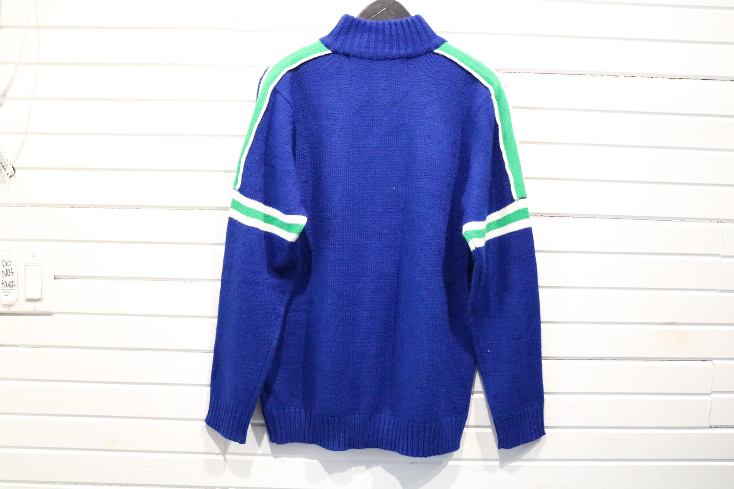 Vancouver-Canucks NHL Sweater | Vintage 2000s Knit Full-Zip Hockey Jacket | Classic Sports Team Outerwear