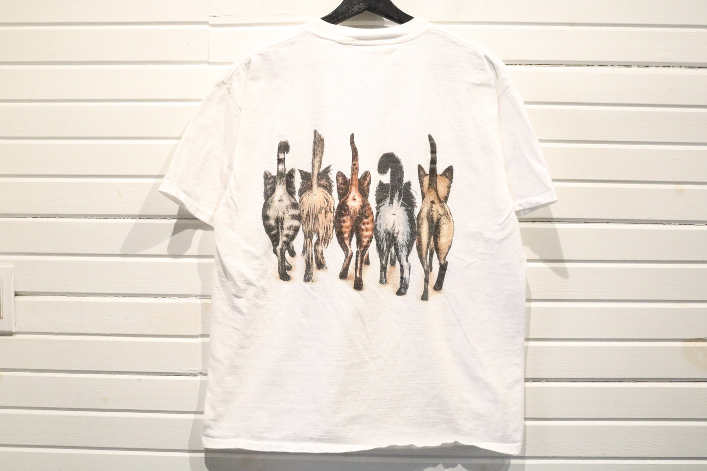 T-Shirt Loft Cat Graphic T-Shirt | Vintage Cat Illustration Tee White | Animal Lover Gift