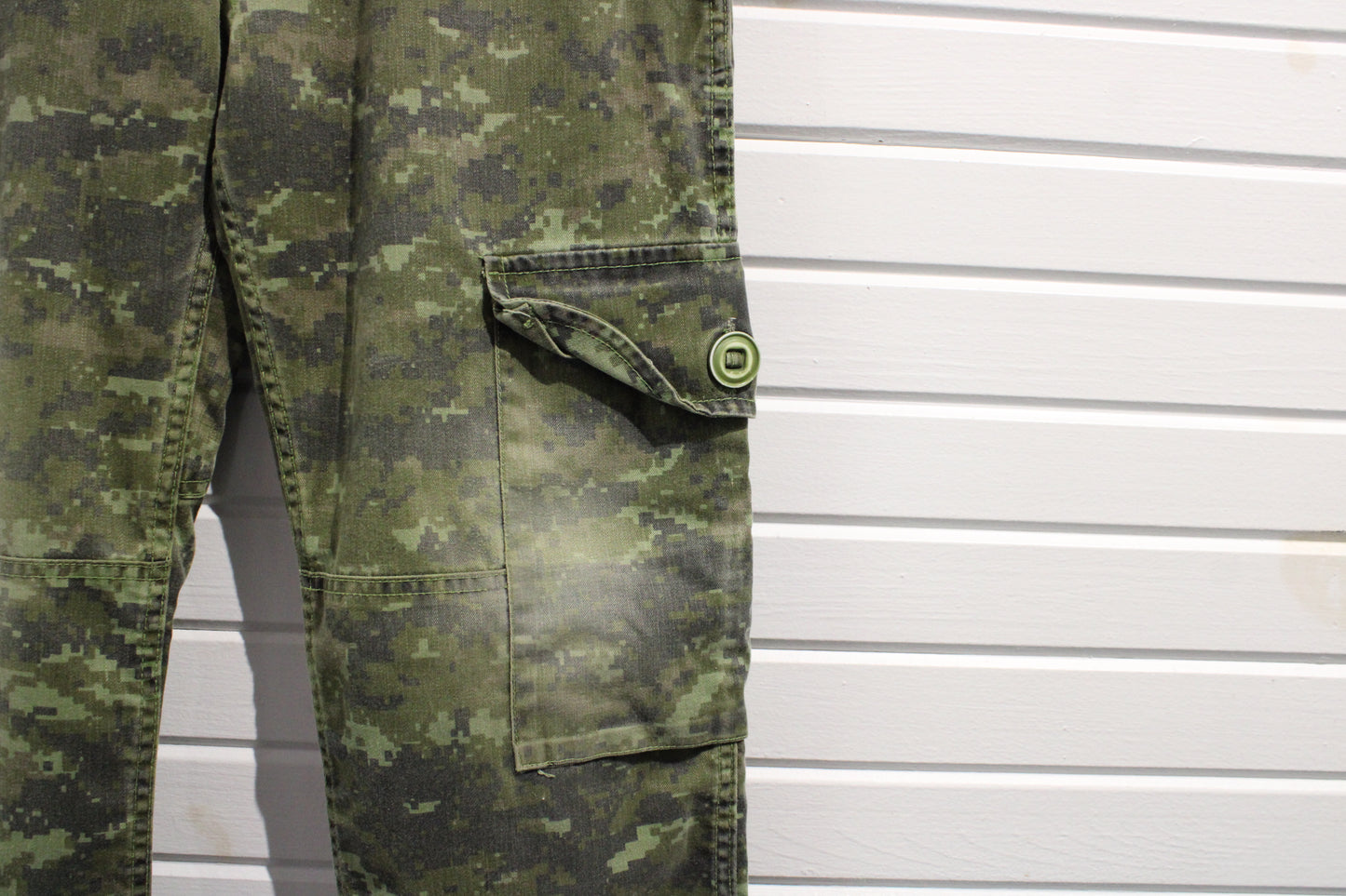 Digital Camo Cargo Pants | Vintage 1997 Military Pattern Trousers | Utility Outdoor Workwear