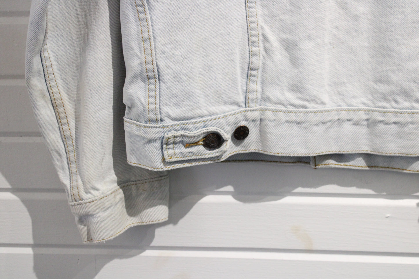 Levi's Denim Trucker Jacket | Vintage Light Wash Classic Jean Coat | Men's Street Style Outerwear