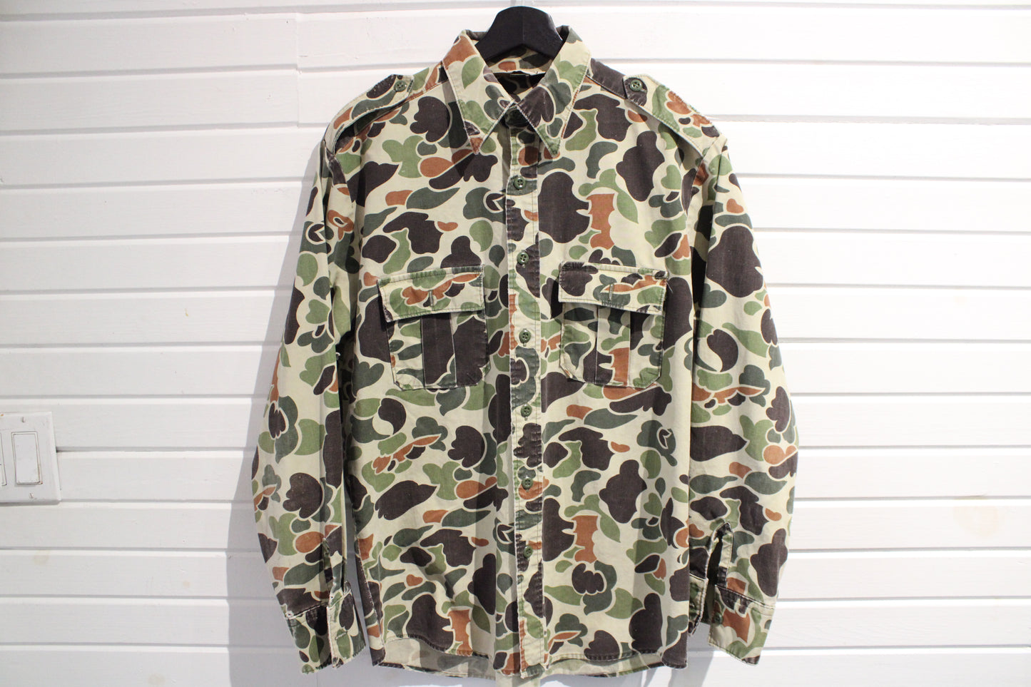 Walls Duck-Hunter Camo Button-Up Shirt | Vintage 1980s Outdoor Hunting Shirt | Classic Military Pattern Workwear