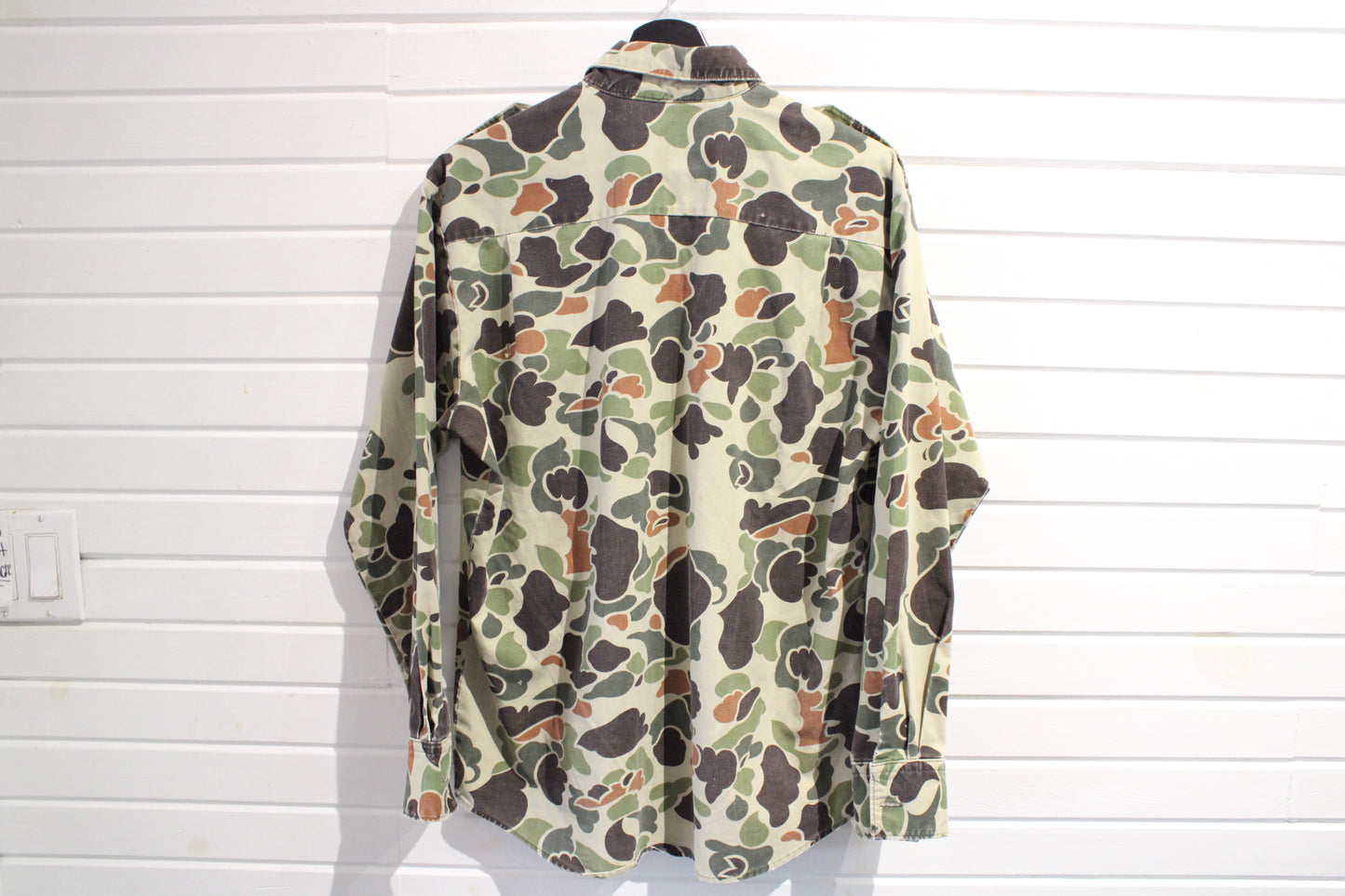 Walls Duck-Hunter Camo Button-Up Shirt | Vintage 1980s Outdoor Hunting Shirt | Classic Military Pattern Workwear