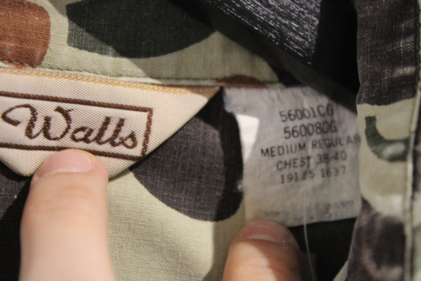 Walls Duck-Hunter Camo Button-Up Shirt | Vintage 1980s Outdoor Hunting Shirt | Classic Military Pattern Workwear