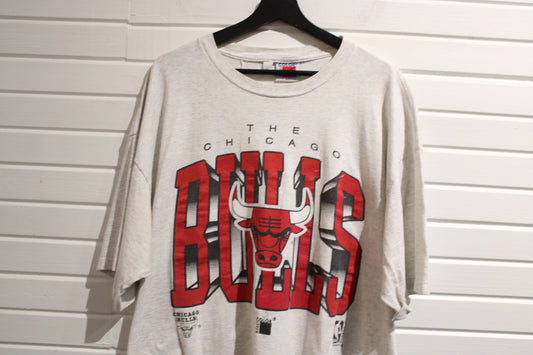 Chicago Bulls Graphic T-Shirt | Vintage 1990s Oversized Sports Tee | Retro Basketball Fanwear