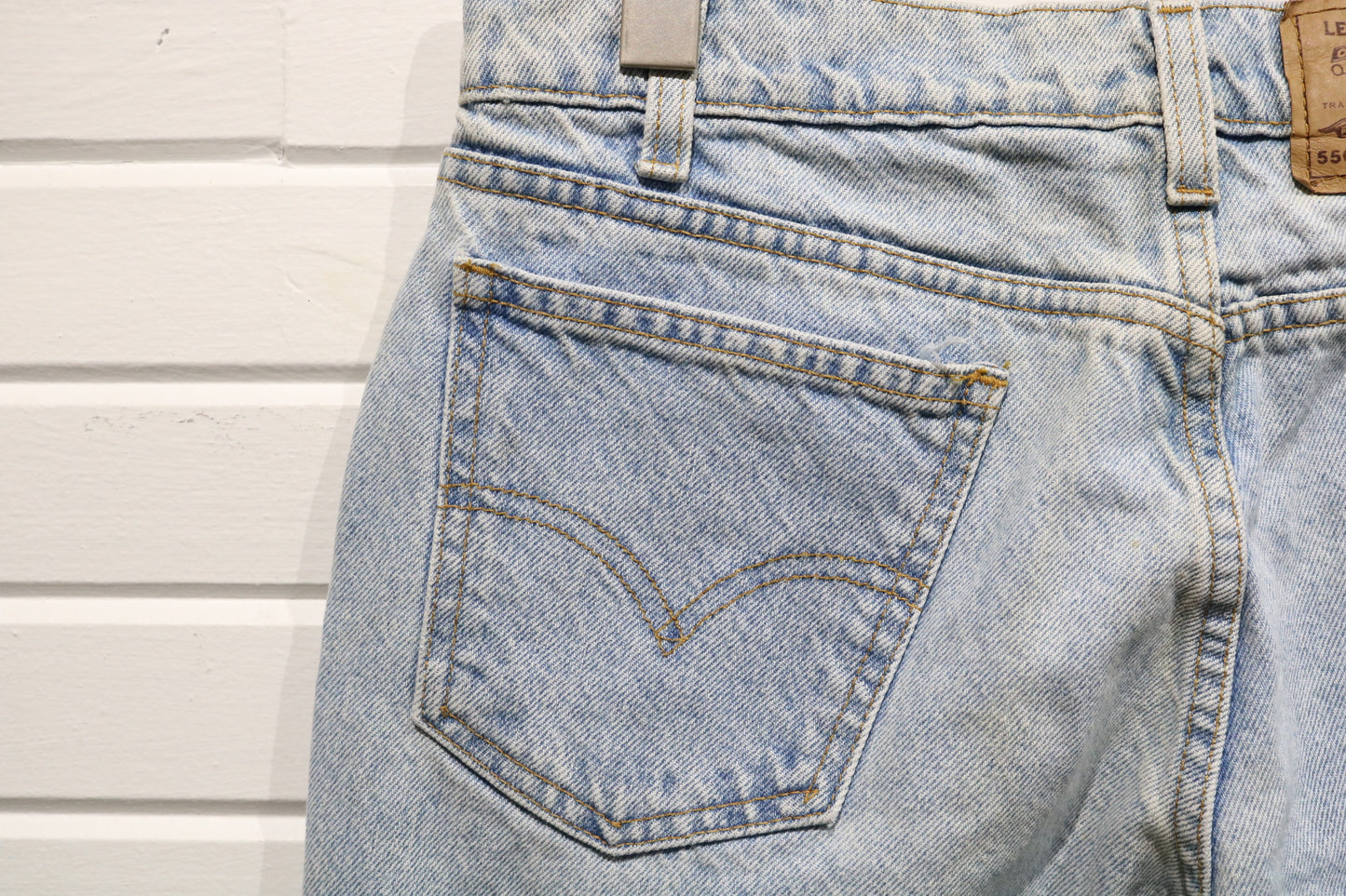 Levi's 550 Relaxed-Fit Jeans | Vintage 90s Light Wash Denim Pants | Classic Straight-Leg Casual Trousers