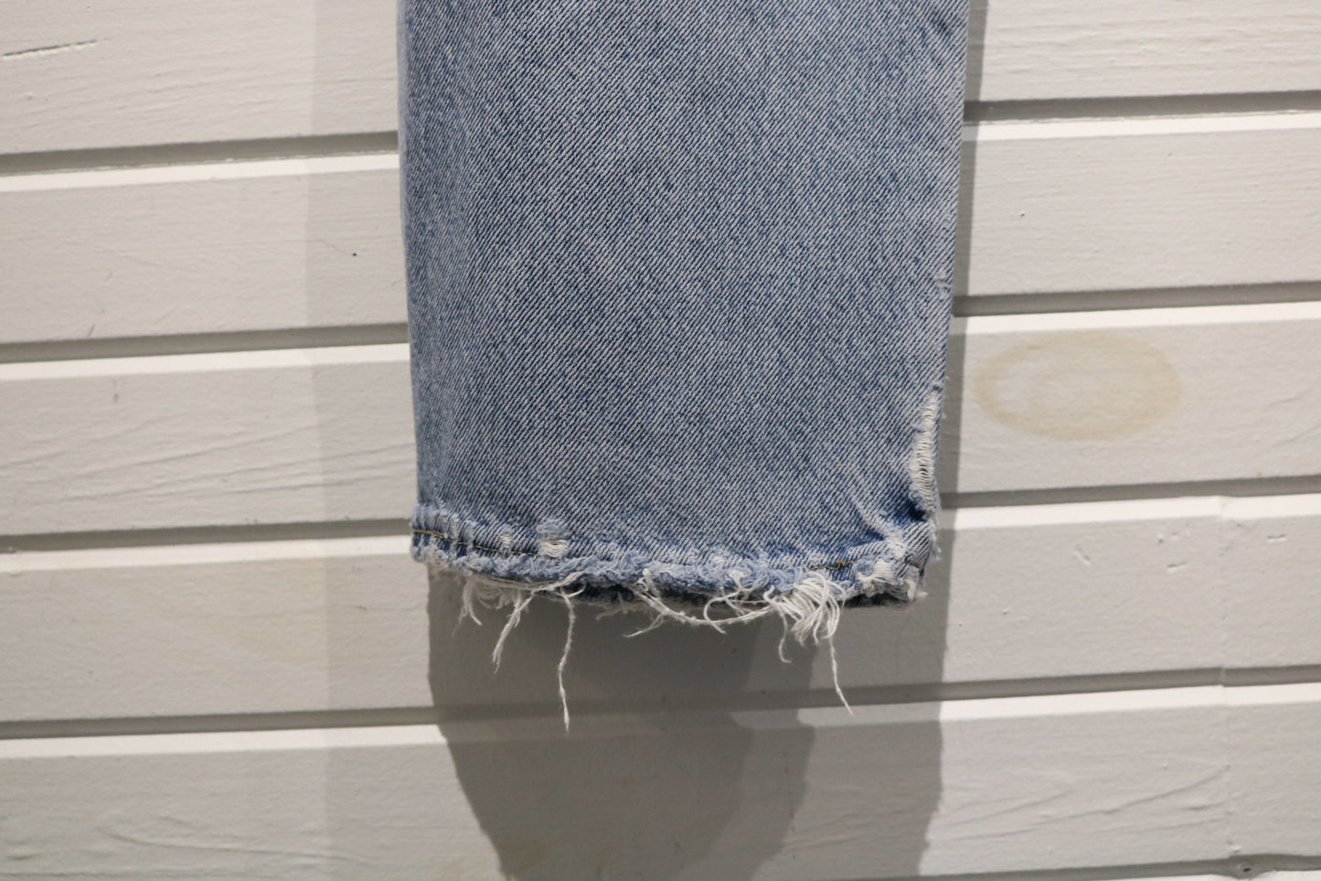 Wrangler Jeans | Vintage 90s Distressed Light-Wash Denim Pants | Classic Regular Fit Casual Style