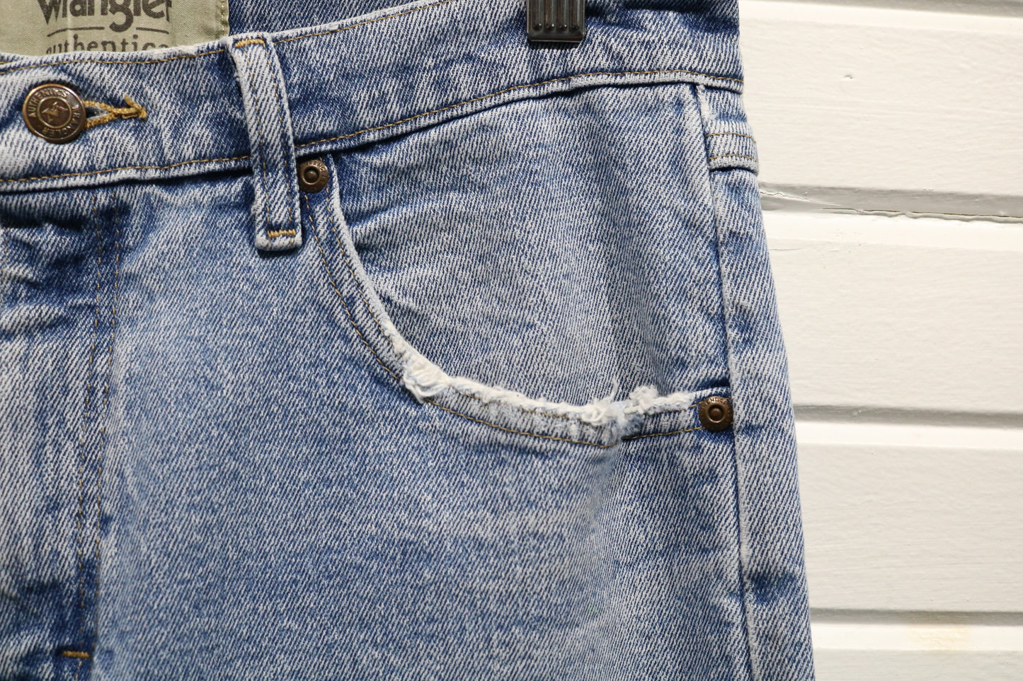 Wrangler Jeans | Vintage Light Wash Straight Leg Denim Pants | Classic Everyday Casual Wear