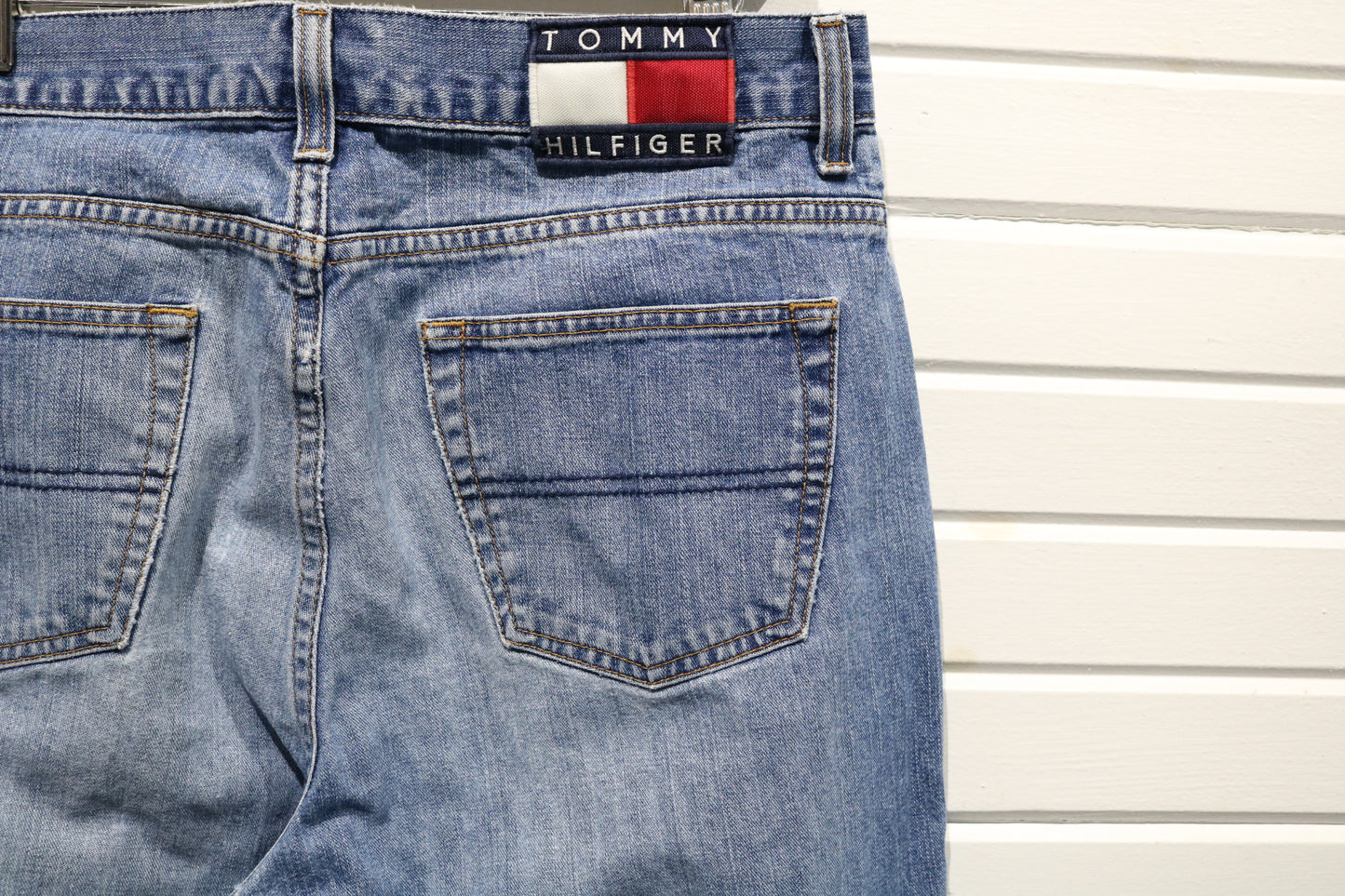 Tommy-Hilfiger Relaxed-Fit Blue Jeans | Vintage 90s Straight-Leg Denim Pants | Classic Flag Patch Style