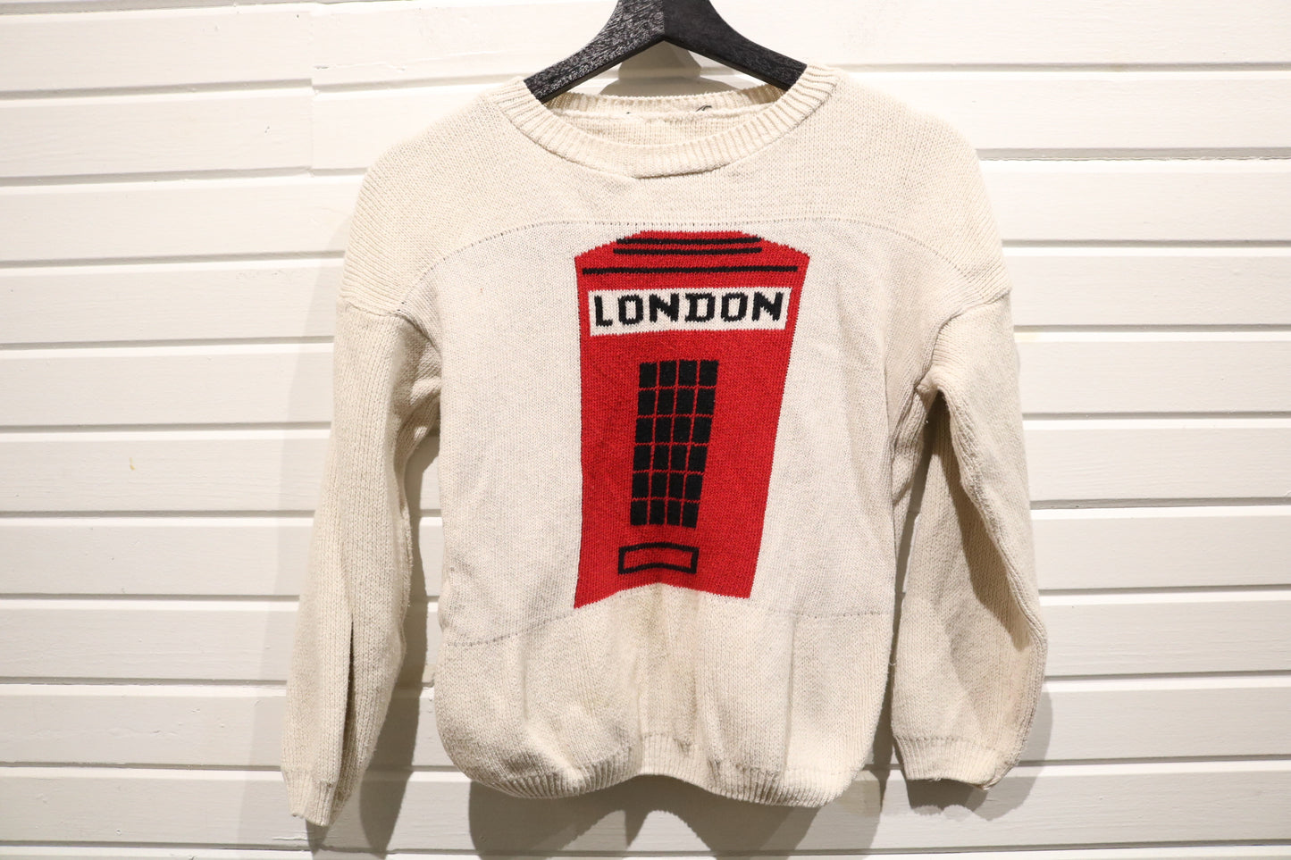 London Telephone Booth Sweater | Vintage 90s Cream Knit Pullover | Graphic Long Sleeve Top