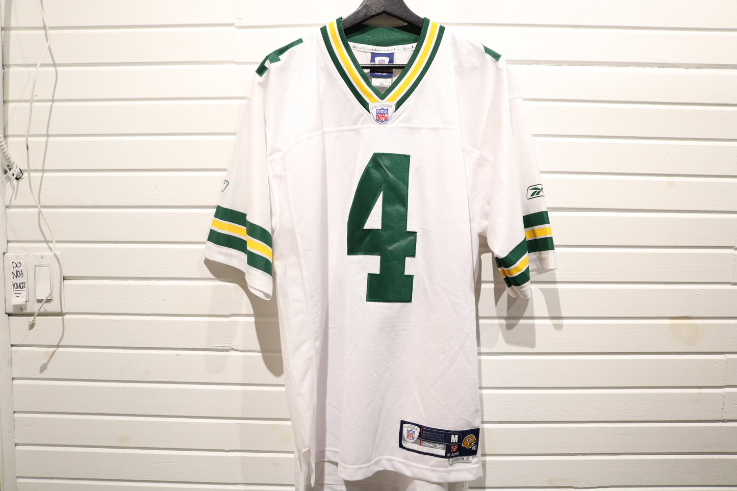 Green-Bay Packers Brett-Favre Jersey | Vintage 2000s Authentic NFL Football Shirt | White Game Day Apparel