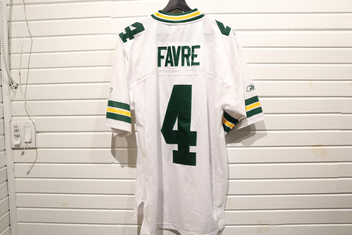 Green-Bay Packers Brett-Favre Jersey | Vintage 2000s Authentic NFL Football Shirt | White Game Day Apparel