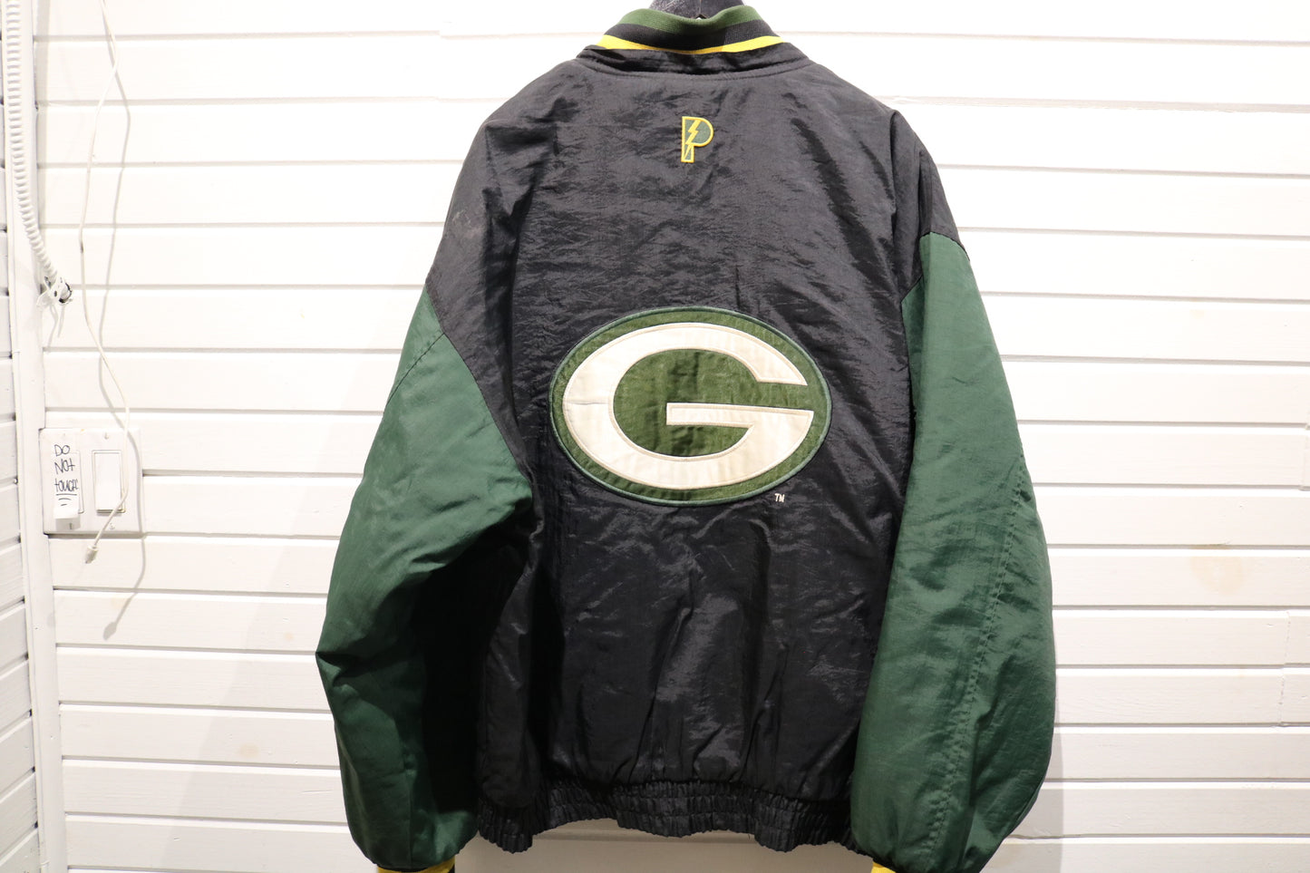 Green-Bay Packers Jacket | Vintage 90s NFL Zip-Up Bomber | Classic Football Outerwear