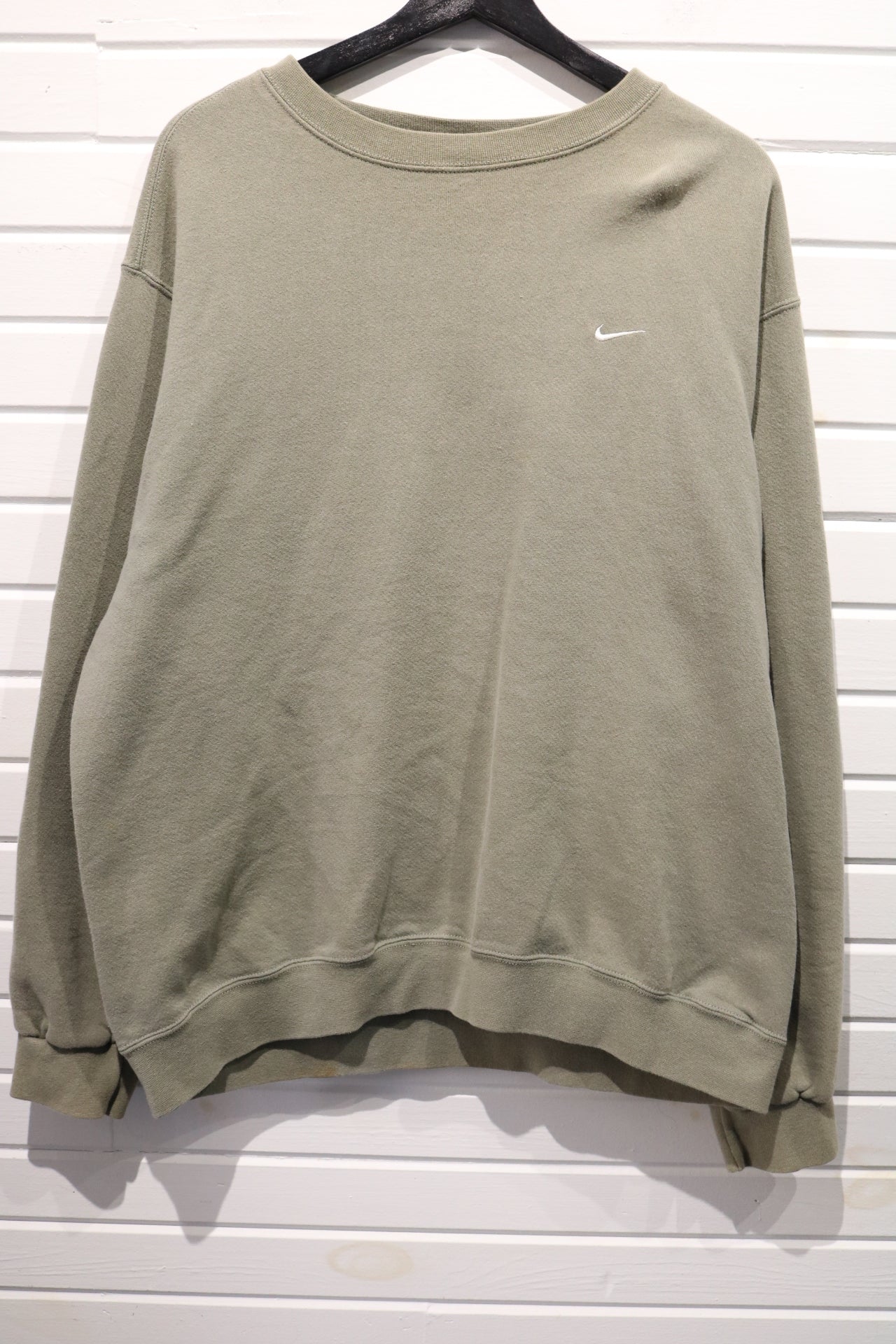 Nike Sweatshirt | Vintage 2000s Minimalist Crewneck Pullover | Classic Logo Casual Wear