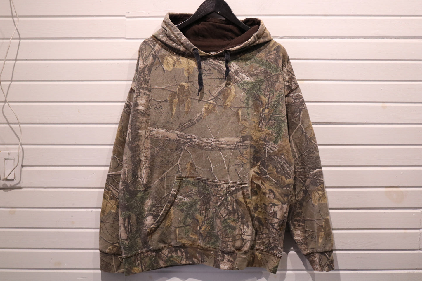 Realtree Camouflage Hoodie | Vintage Woodland Camo Hunting Pullover Sweatshirt | Outdoor Gear