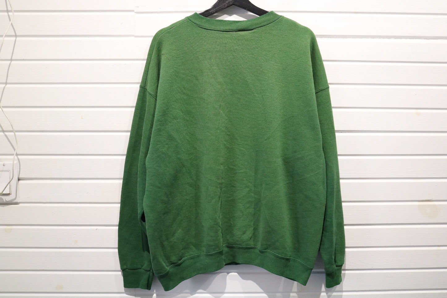 Green-Bay Packers Sweatshirt | Vintage 90s Crewneck Pullover | Bold NFL Graphic Sweater | Classic Fan Gear