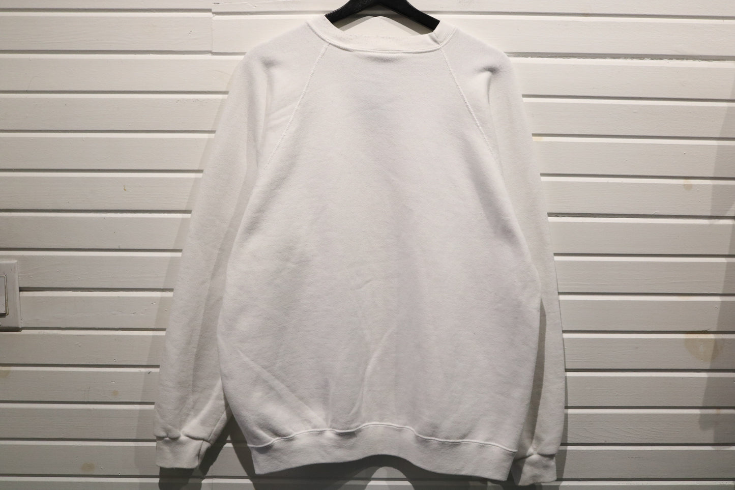 Hard-Rock-Cafe Orlando Sweater | Vintage Classic Logo Crewneck Sweatshirt | Collectible Music Memorabilia