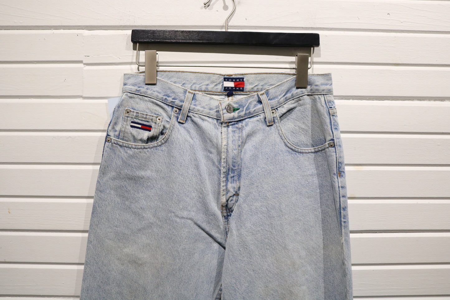 Tommy Jeans Denim Jeans | Vintage 90s Light Wash Straight Leg Jeans | Classic Relaxed Fit Denim Pants