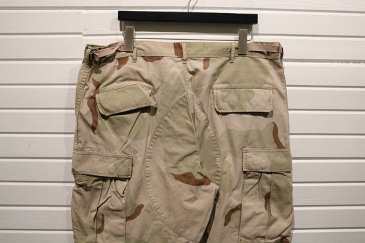 Desert Camo Cargo Pants | Vintage 1990s Three-Color Pattern Utility Trousers | Military Style Outdoor Wear