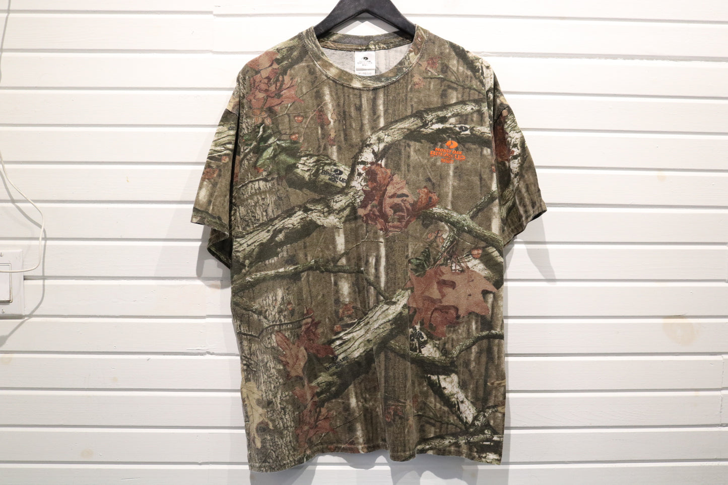 Mossy-Oak Break-Up Camo T-Shirt | Vintage Camouflage Outdoor Tee Shirt | Hunting Gear