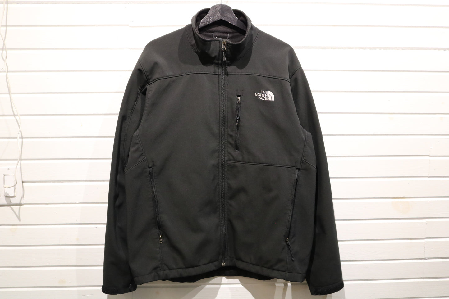North-Face Softshell Jacket | Vintage Outdoor Zip-Up Black Shell | Classic Lightweight Layer