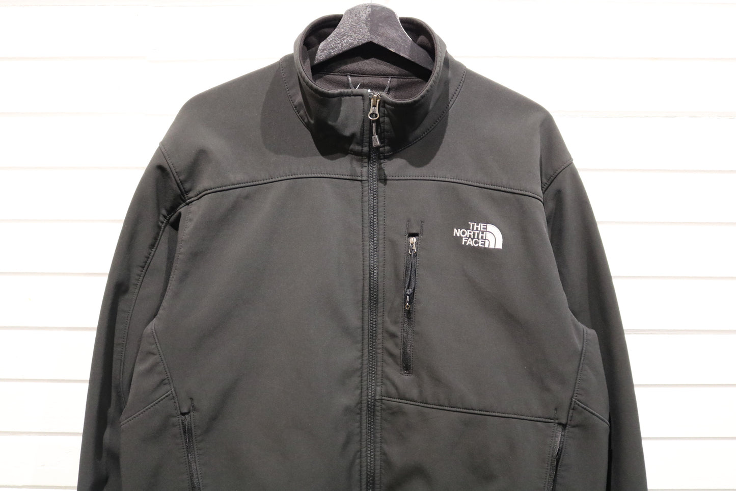 North-Face Softshell Jacket | Vintage Outdoor Zip-Up Black Shell | Classic Lightweight Layer
