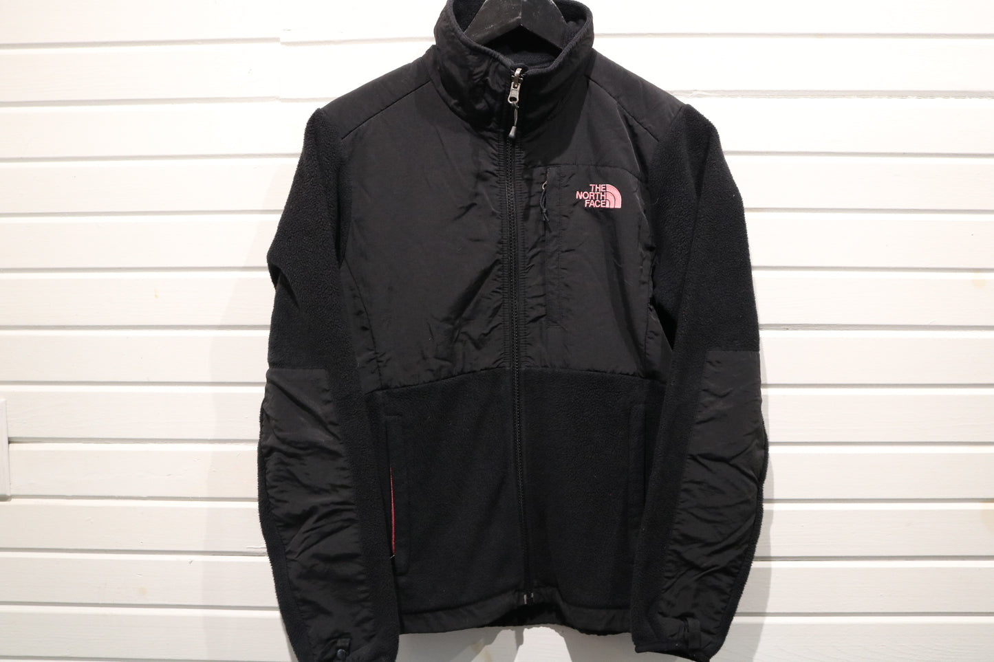 Vintage North-Face Denali Jacket | Fleece Full-Zip Outdoor Jacket | Classic Black Outerwear