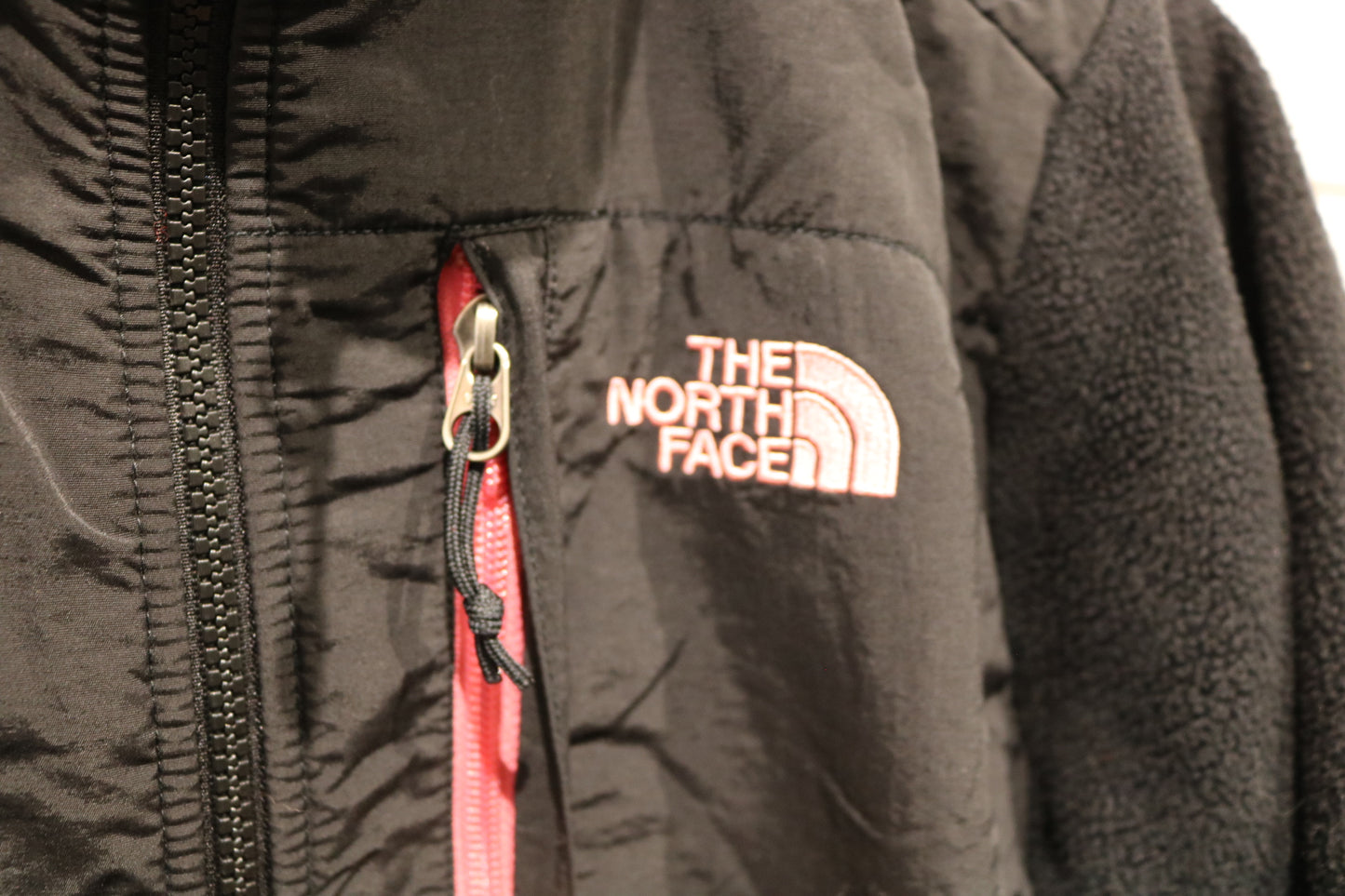 Vintage North-Face Denali Jacket | Fleece Full-Zip Outdoor Jacket | Classic Black Outerwear