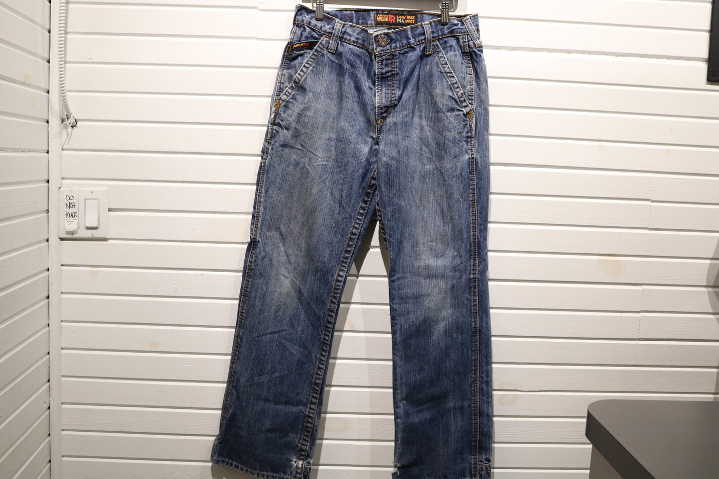 Ariat-Work Jeans | Vintage 2000s Low-Rise Bootcut Carpenter Denim Pants | Classic Western Workwear