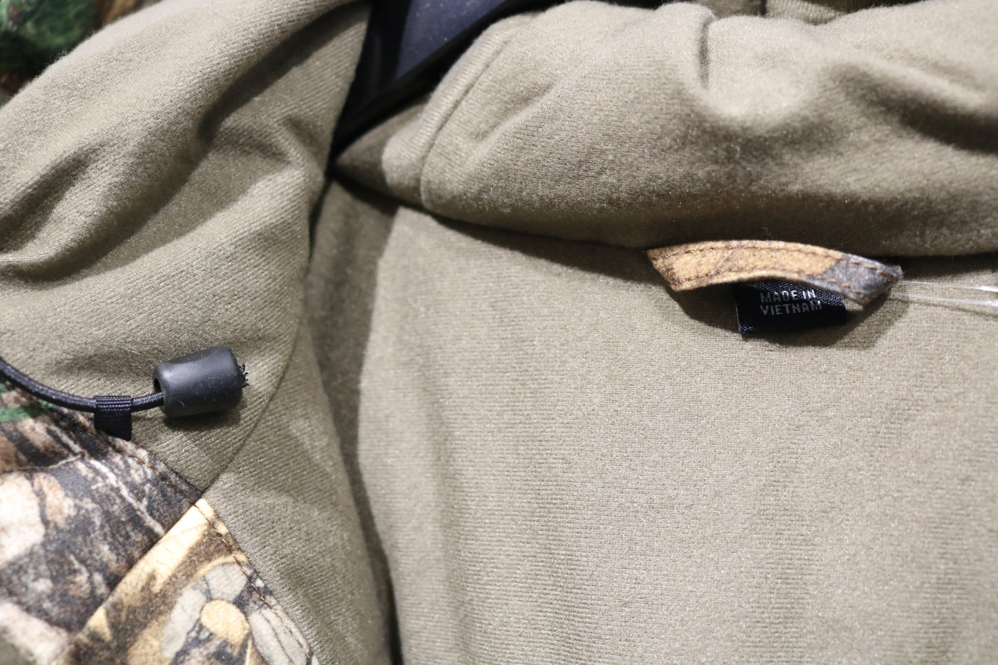 Realtree Camo Hooded Jacket | Vintage Outdoor Zip-Up Hunting Coat | All-Over Woodland Pattern