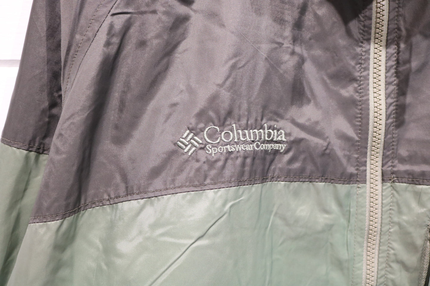 Columbia Sportswear Jacket | Vintage 90s Two-Tone Windbreaker Outerwear | Lightweight Outdoor Layer