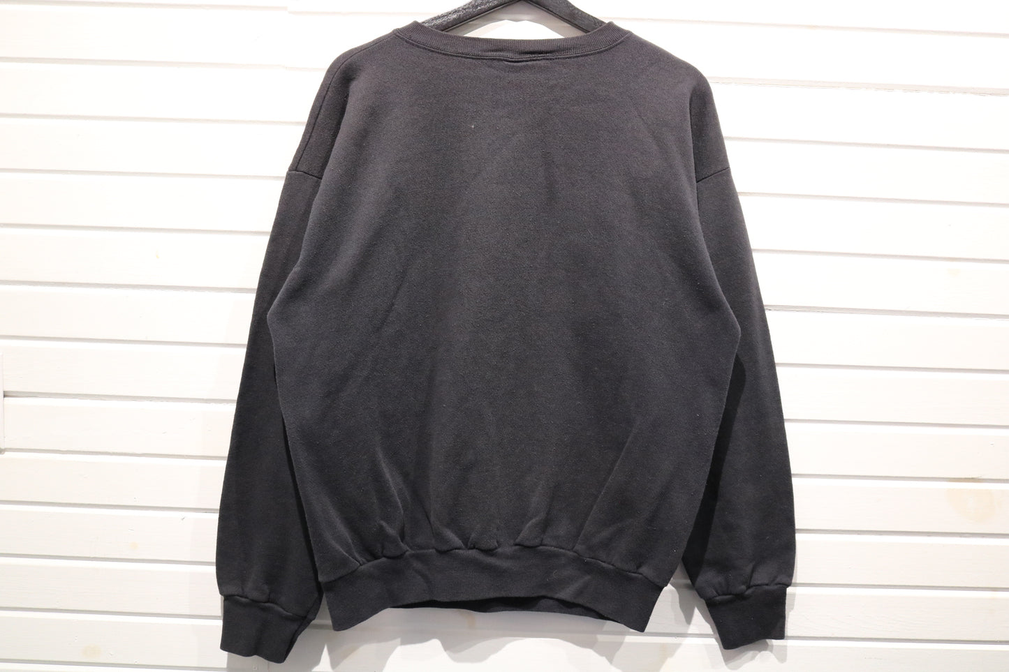 Looney-Tunes Sweatshirt | Vintage 1995 Crunch Time Graphic Crewneck | Wile E. Coyote & Taz Football Pullover