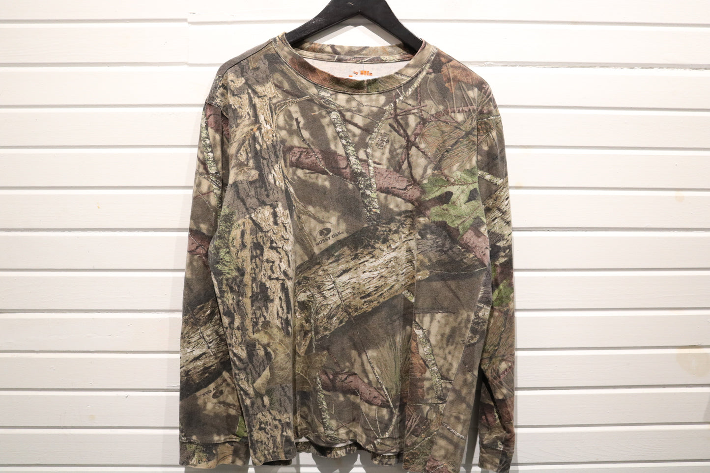 Mossy-Oak Break-Up Country Long Sleeve T-Shirt | Vintage Camouflage Hunting Tee | Outdoor Camo Apparel