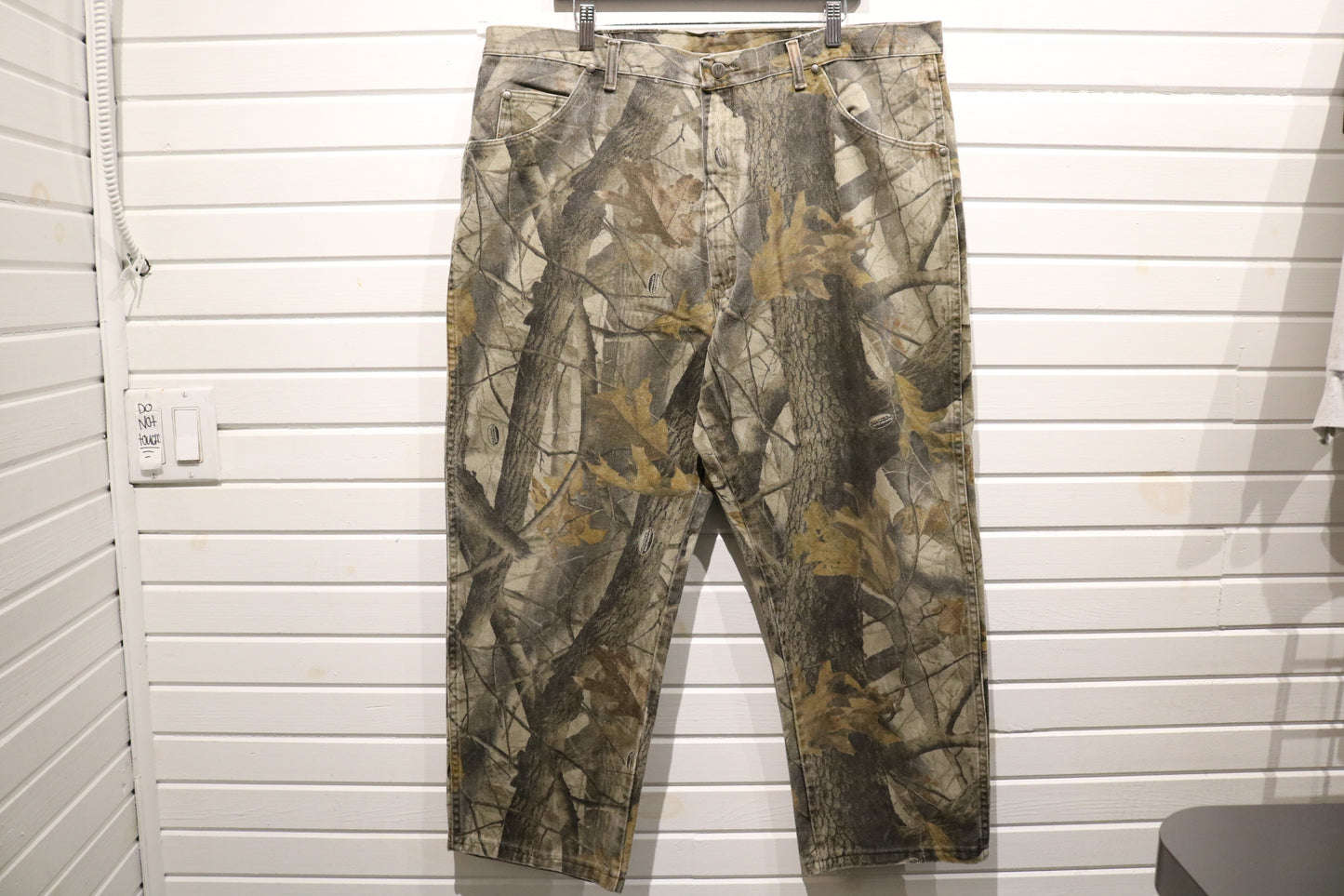 Real-Tree Camouflage Pants | Vintage Outdoor Workwear Leaf Print Trousers | Rugged Hunting Gear