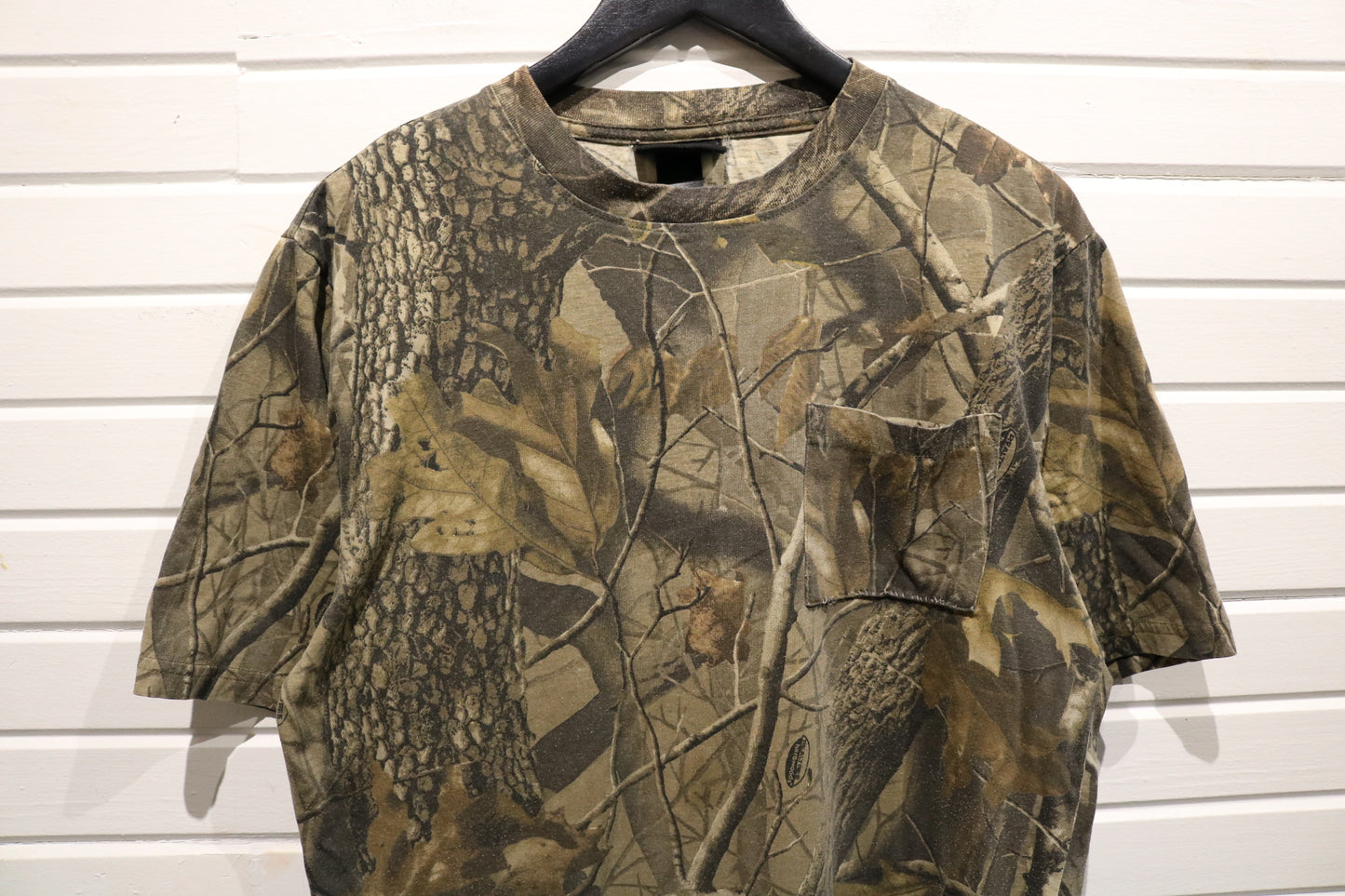 Winchester Camouflage T-Shirt | Vintage 2000s Outdoor Woods Pattern Pocket Tee | Hunting Gear