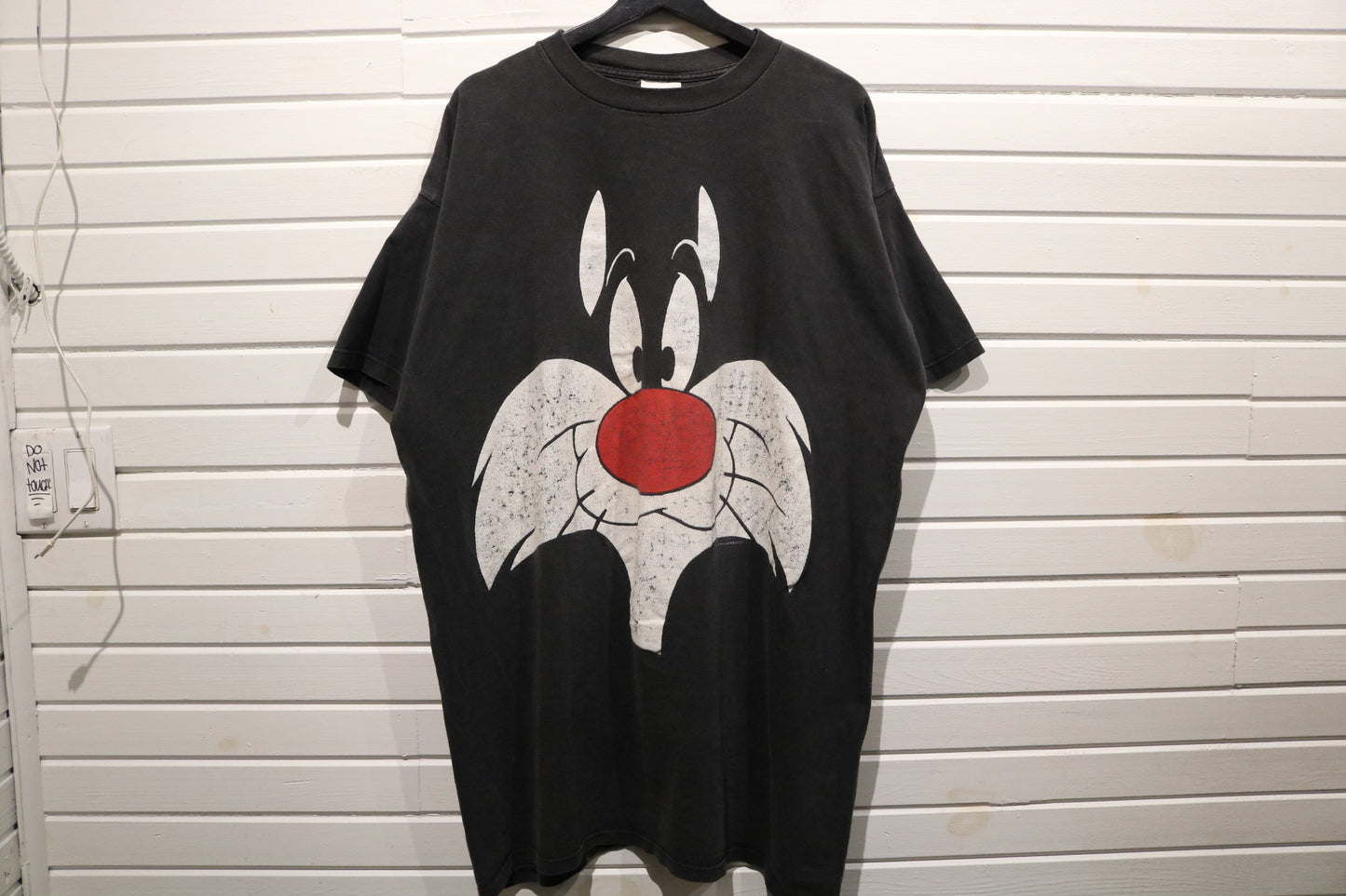 Sleepy-Heads Sylvester-The-Cat T-Shirt | Vintage Cartoon Character Graphic Tee | 90s Oversized Black Shirt