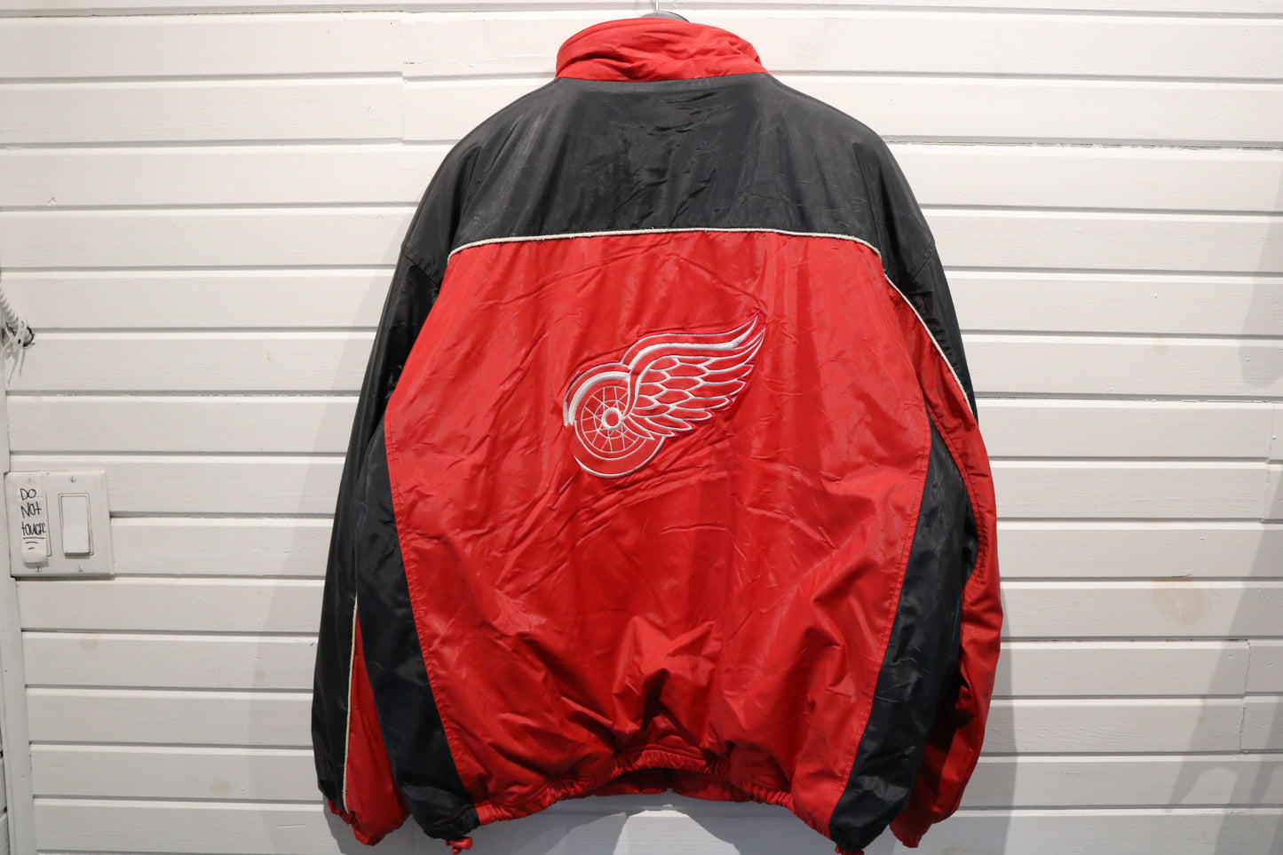 Detroit-Red-Wings NHL Jacket | Vintage 90s Embroidered Red Black Windbreaker | Retro Hockey Fan Outerwear
