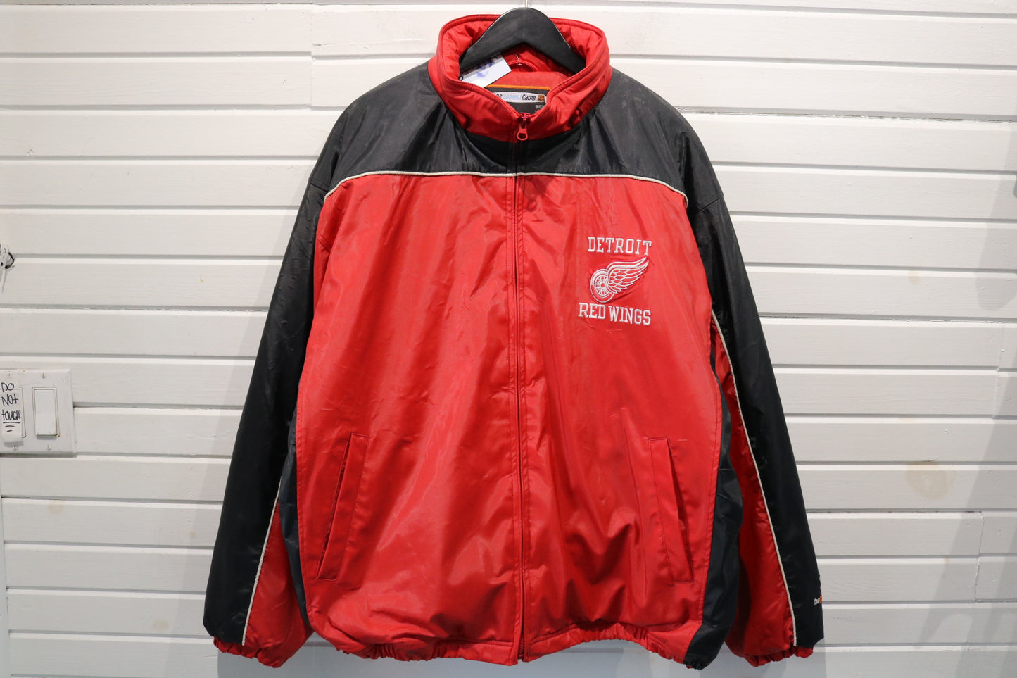 Detroit-Red-Wings NHL Jacket | Vintage 90s Embroidered Red Black Windbreaker | Retro Hockey Fan Outerwear