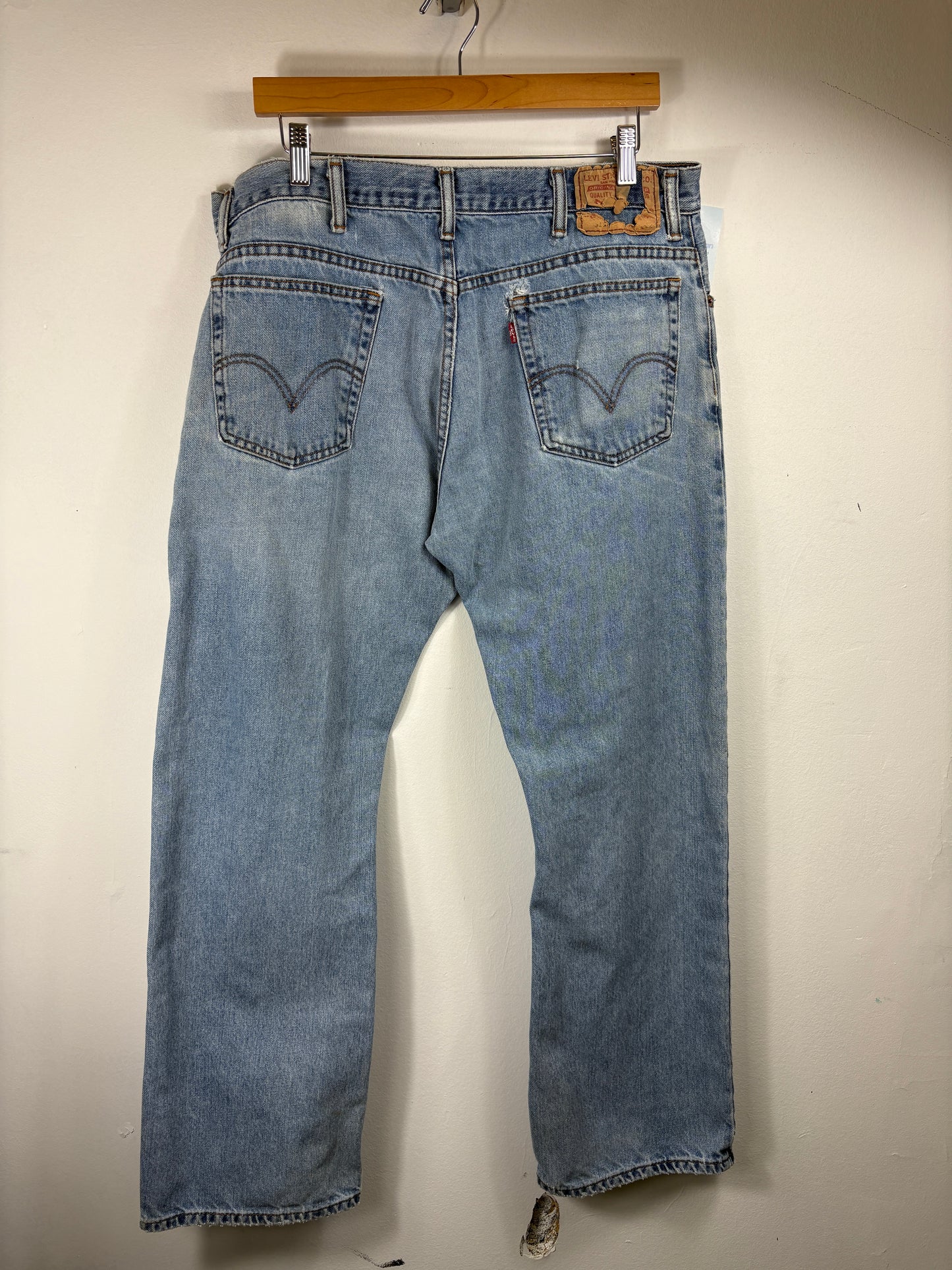 Levi's 550 Relaxed Fit Jeans | Vintage Light Wash Denim Pants | Classic 90s Straight Leg Style | Size 36x32