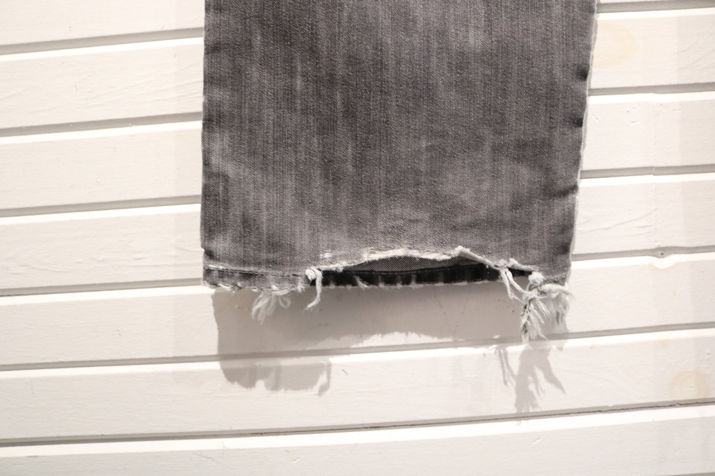 Avirex Jeans | Vintage 2000s Grey Wide-Leg Denim Pants with Red Pocket Accents | Distressed Hem Urban Style