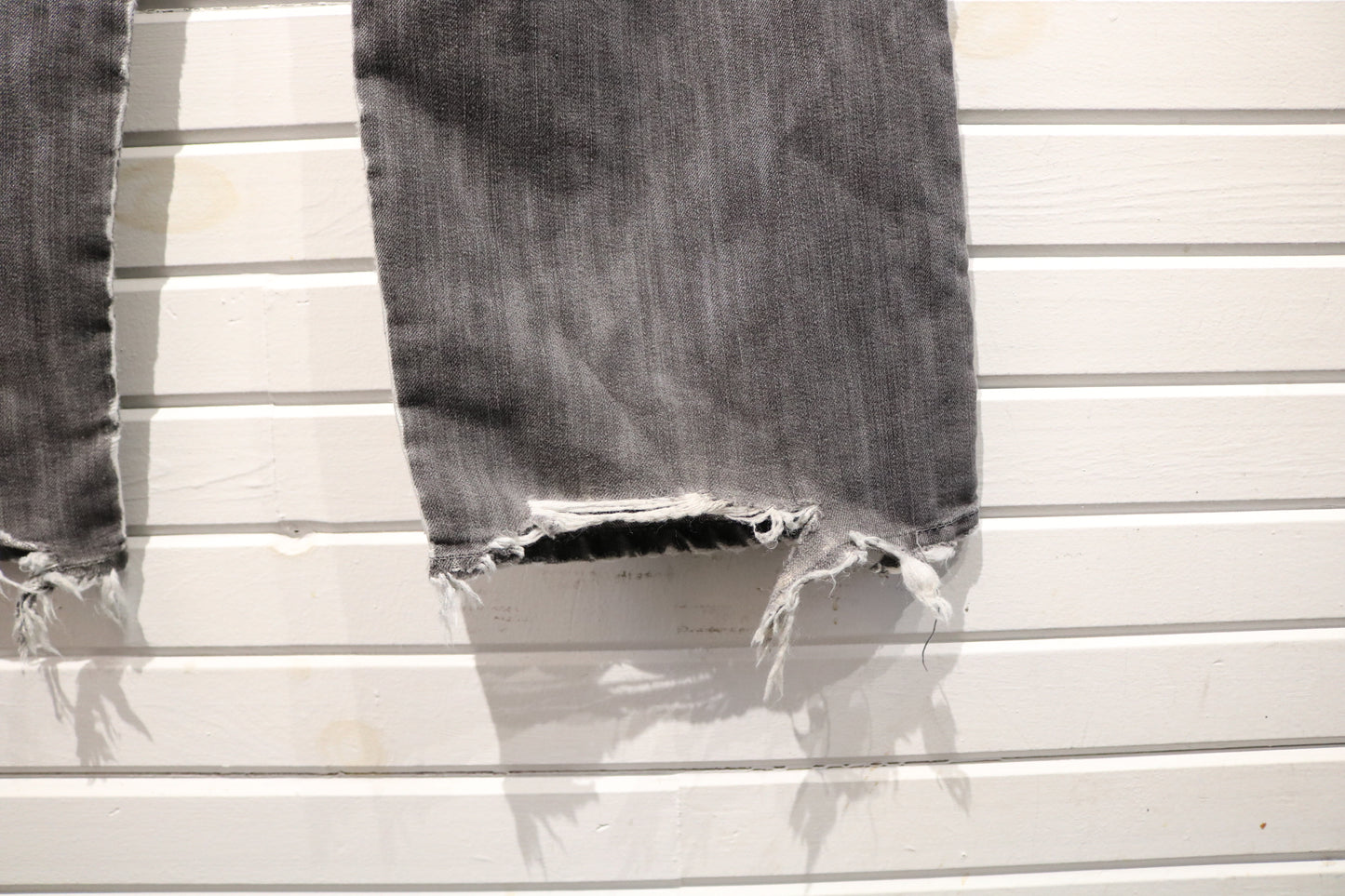 Avirex Jeans | Vintage 2000s Grey Wide-Leg Denim Pants with Red Pocket Accents | Distressed Hem Urban Style