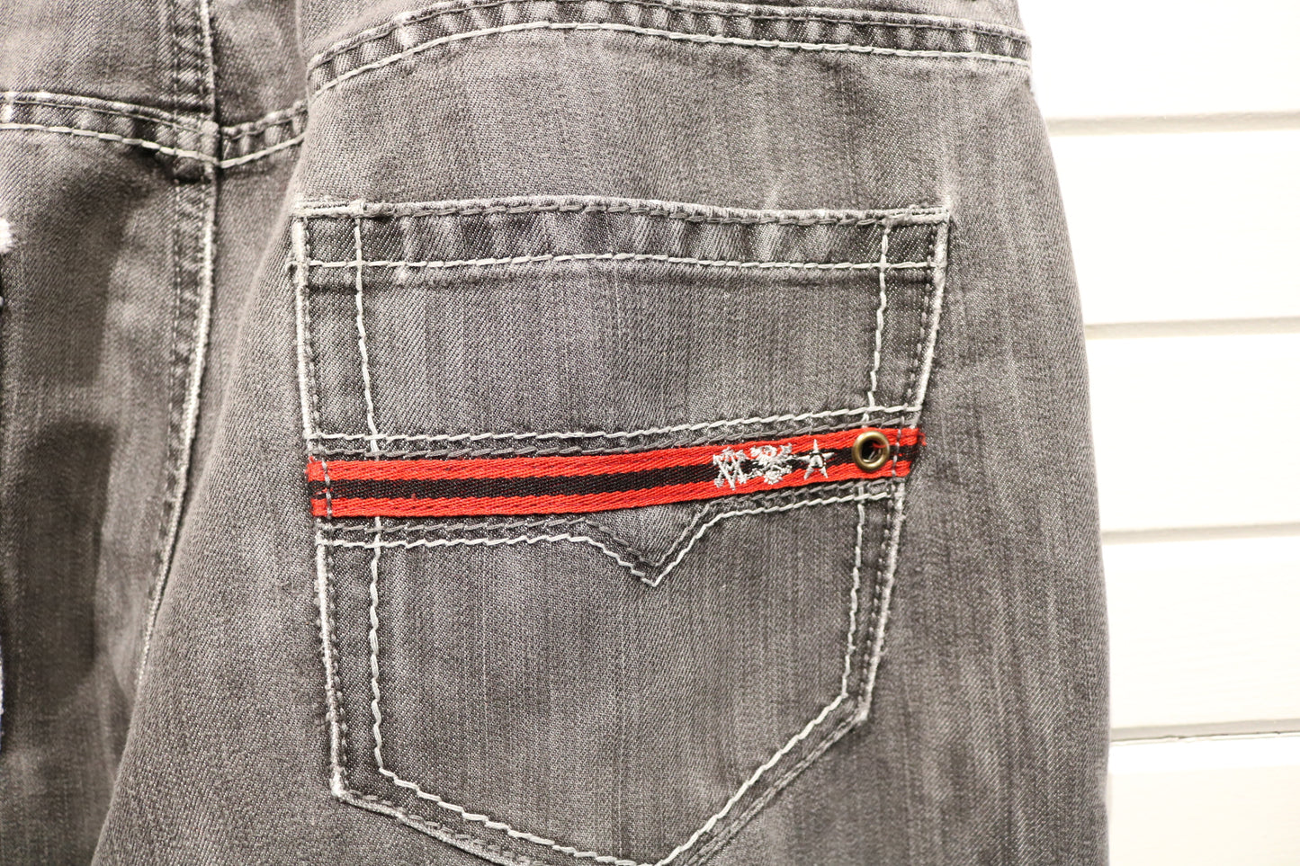 Avirex Jeans | Vintage 2000s Grey Wide-Leg Denim Pants with Red Pocket Accents | Distressed Hem Urban Style