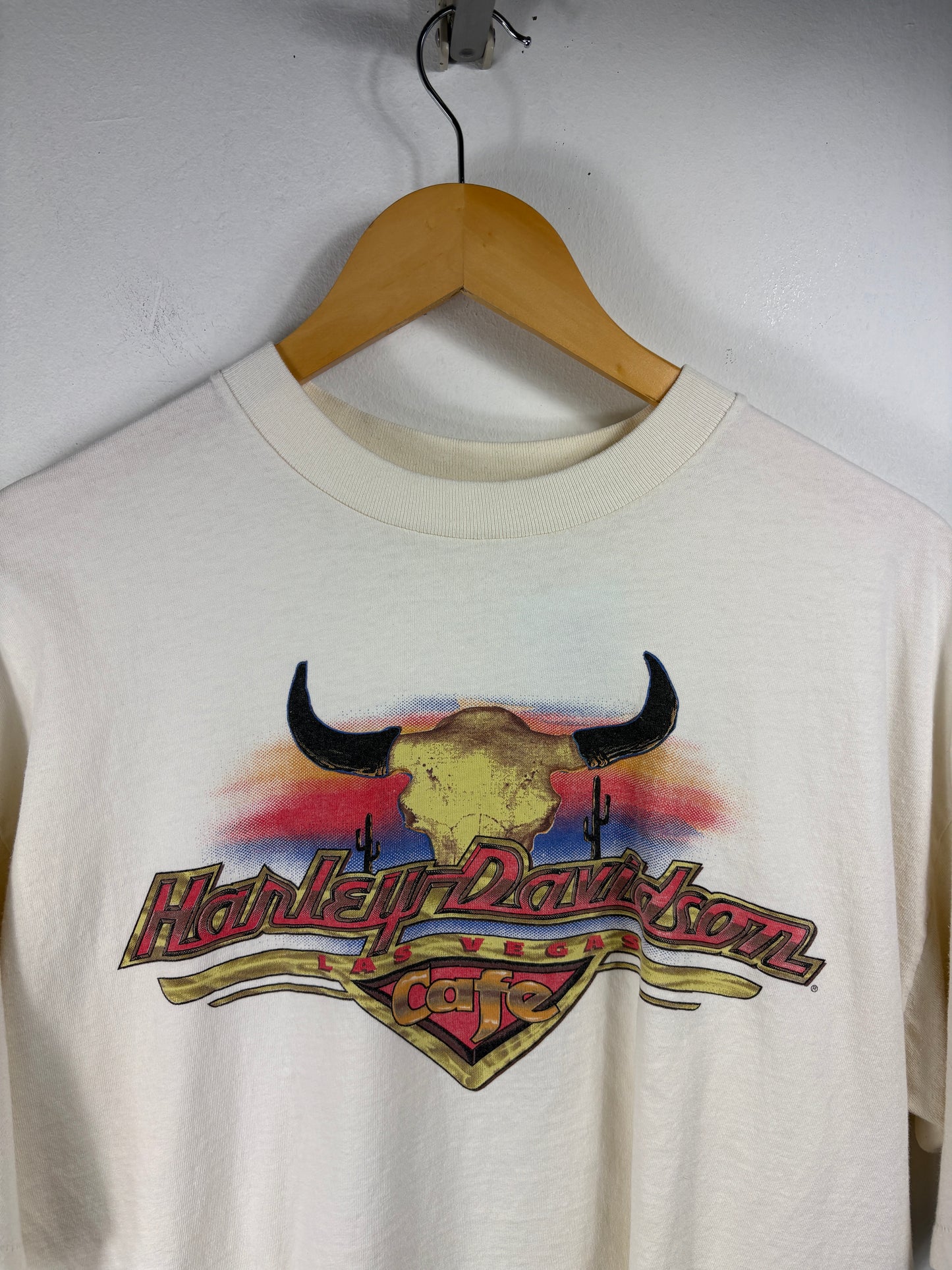Harley-Davidson Las-Vegas Cafe T-Shirt | Vintage Southwestern Bull Skull Graphic Tee | Classic Biker Apparel