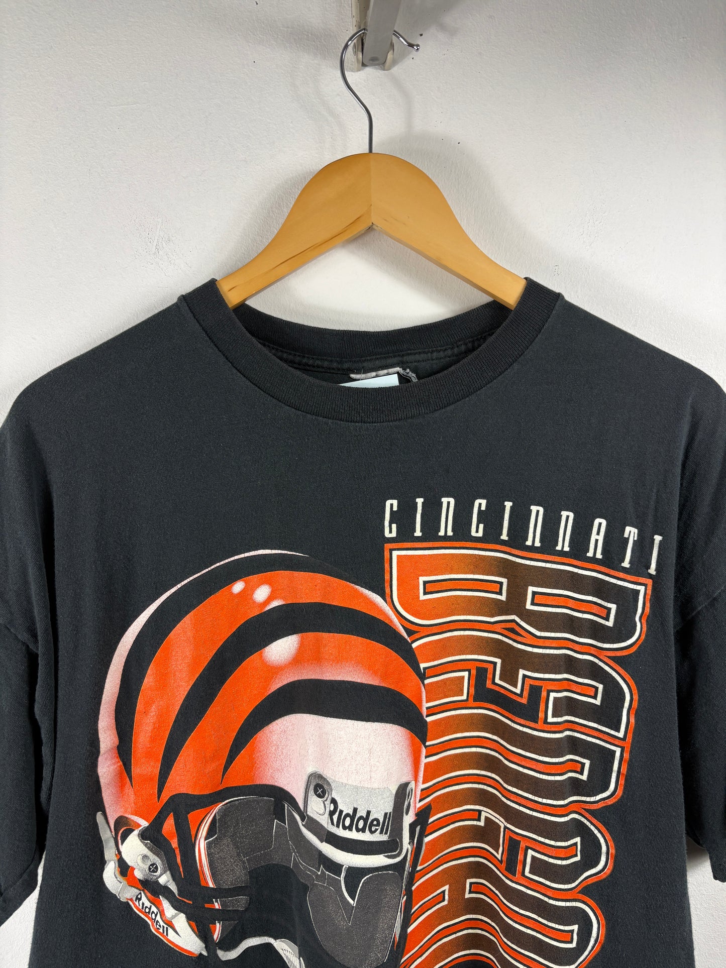 Cincinnati-Bengals T-Shirt | Vintage 90s Football Helmet Graphic Tee | NFL Sportswear